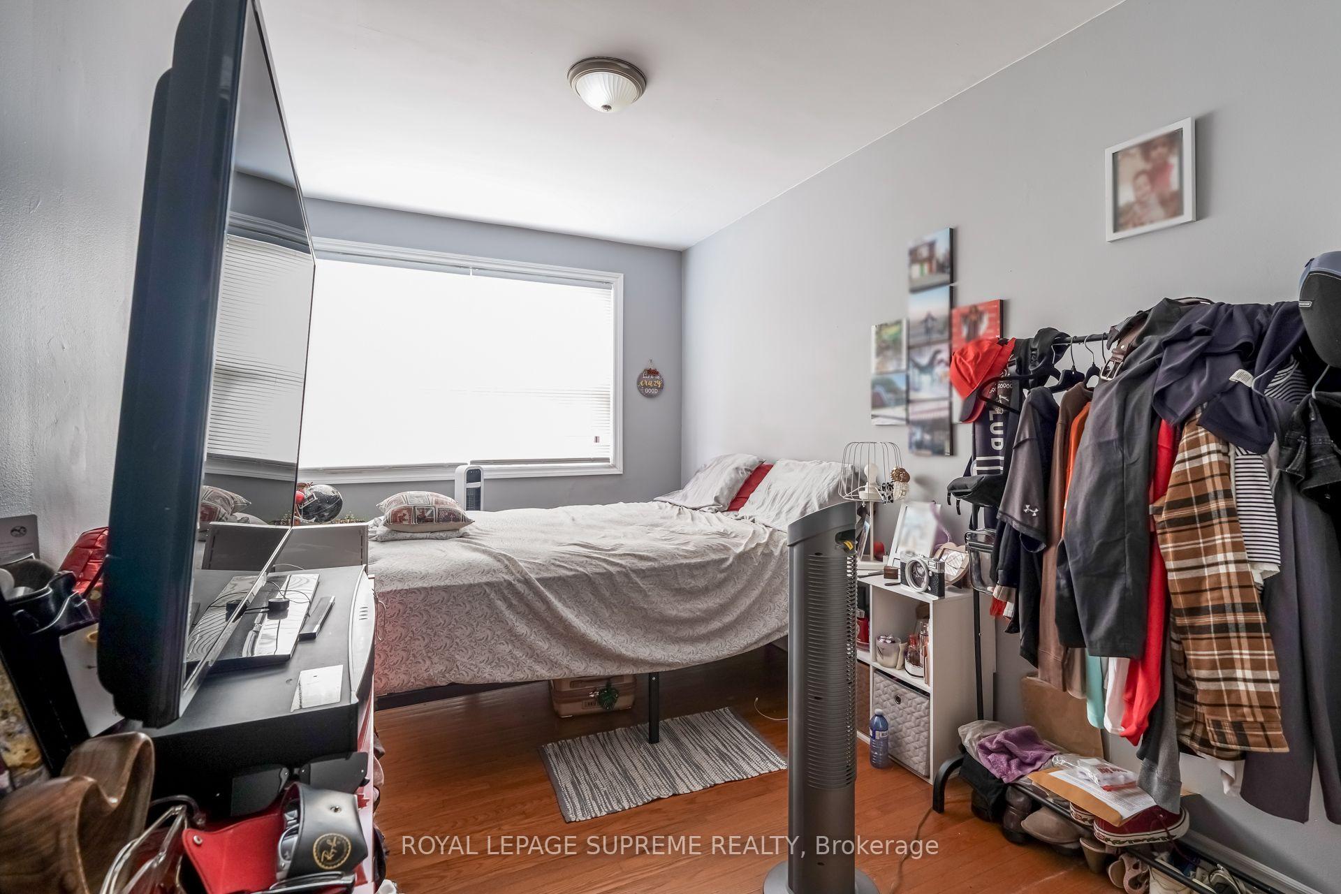 1671 St Clair Avenue W, Toronto