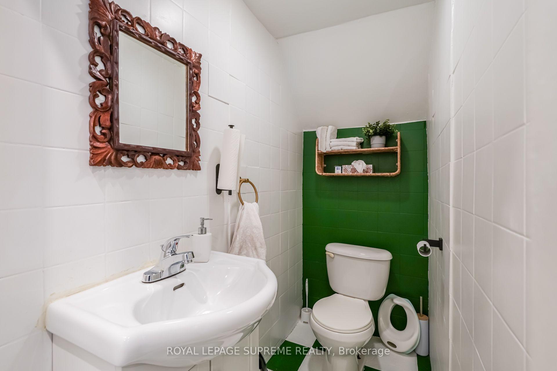1671 St Clair Avenue W, Toronto