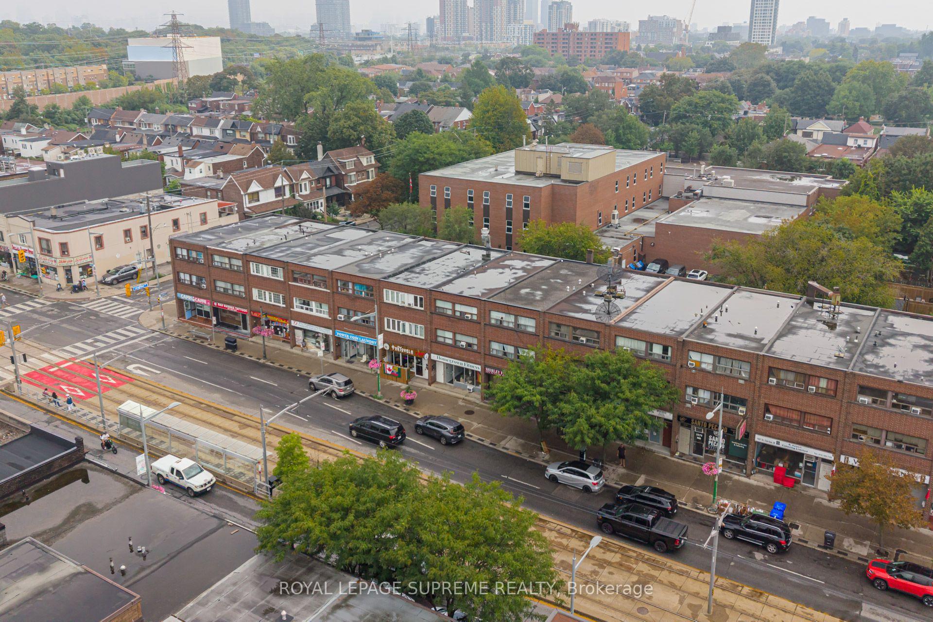 1671 St Clair Avenue W, Toronto