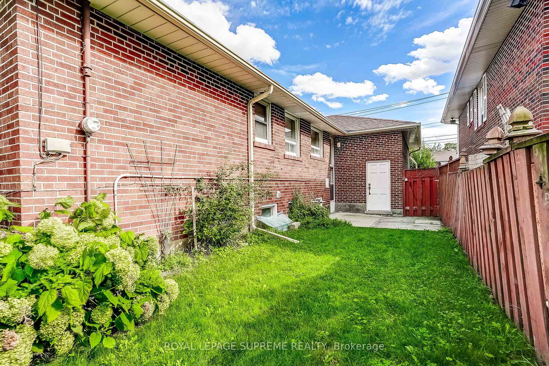 100 Summitcrest Drive, Toronto