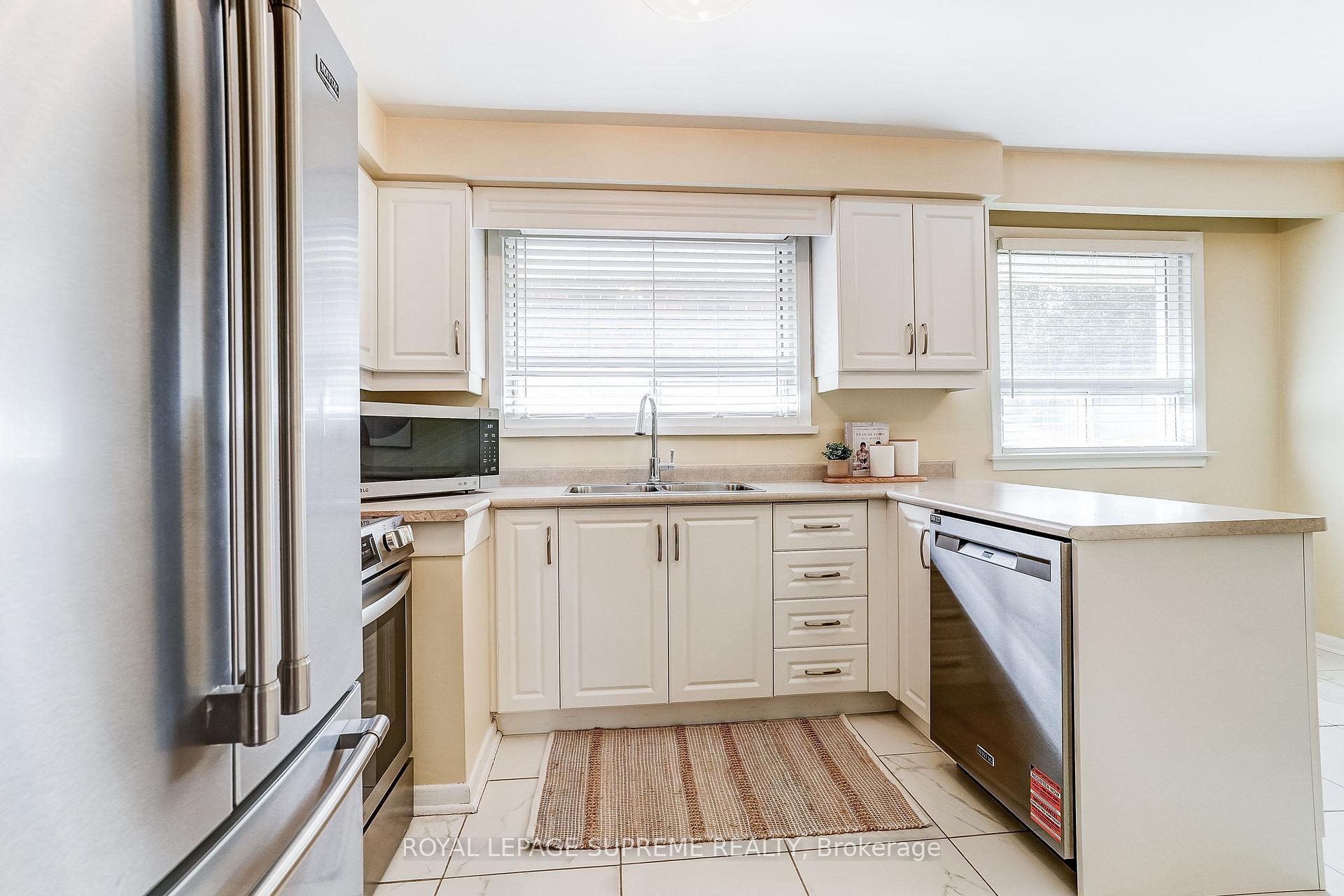 100 Summitcrest Drive, Toronto