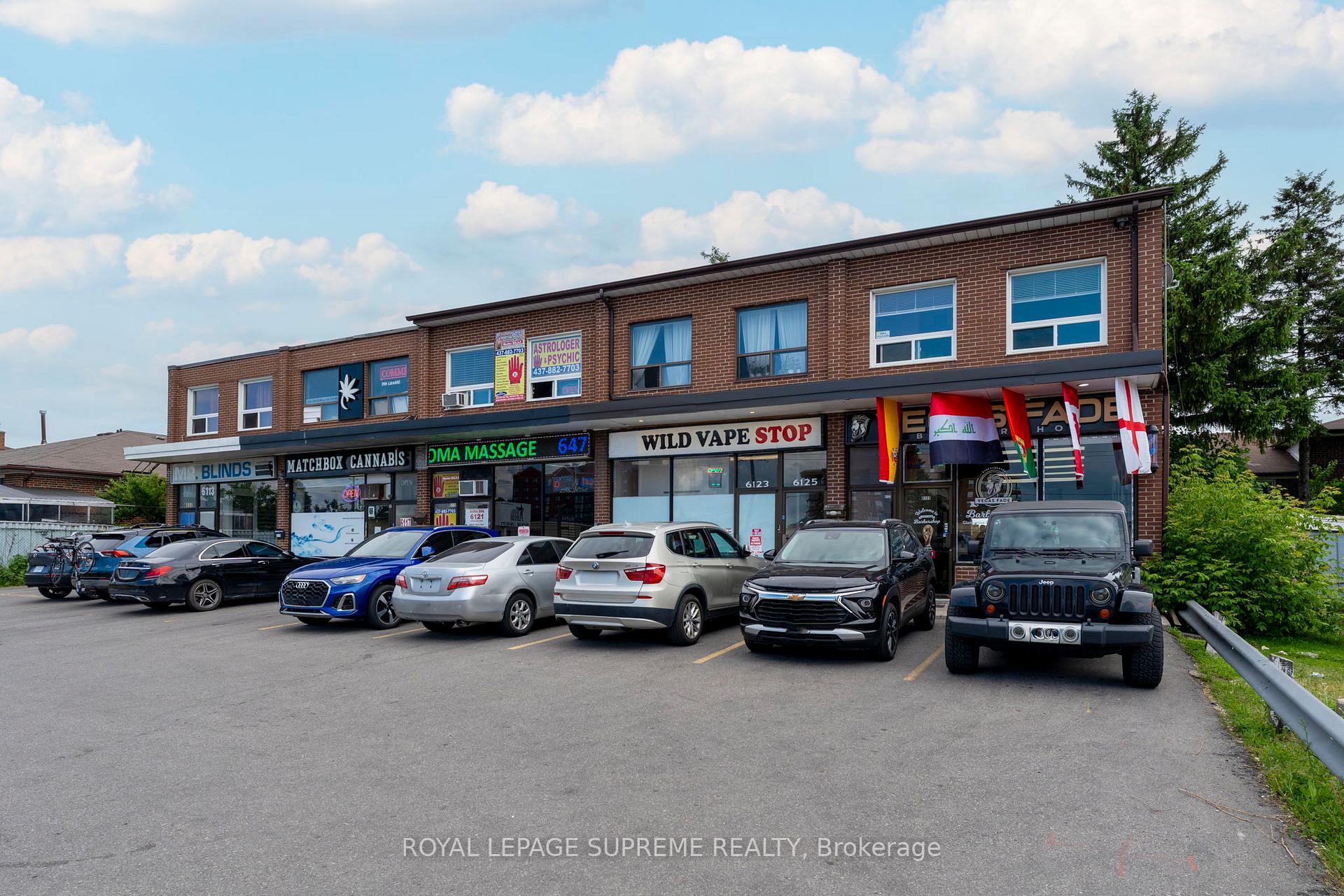 6127 Steeles Avenue W, Toronto