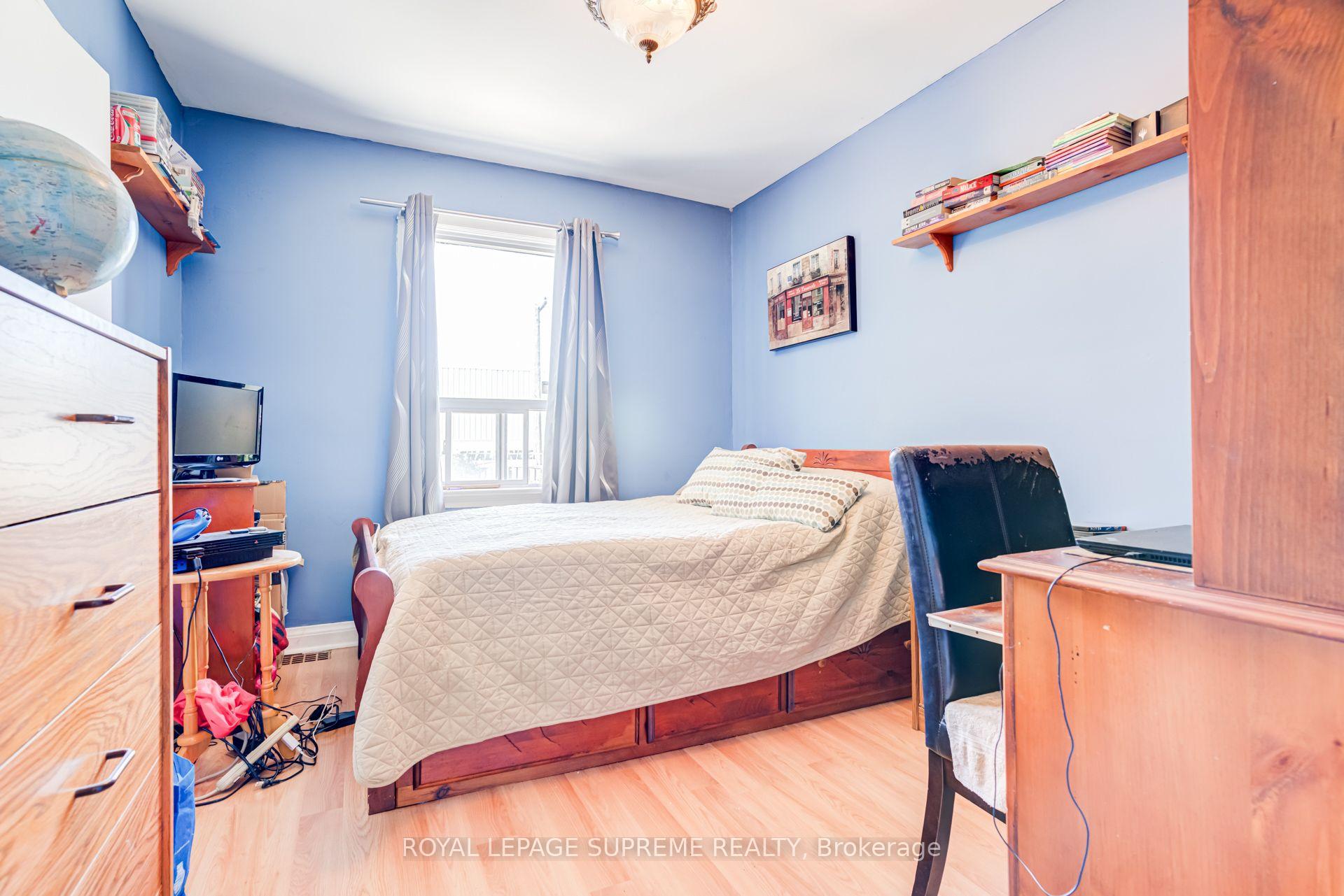 136 Winston Park Boulevard, Toronto