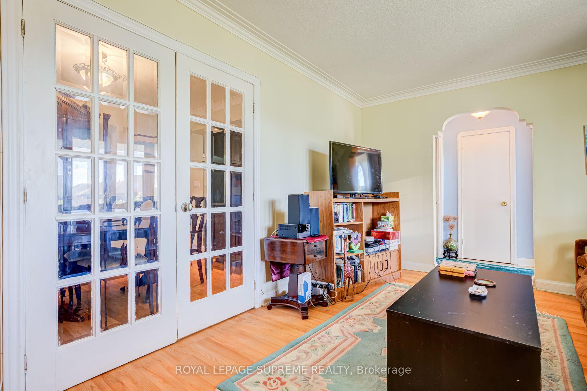 136 Winston Park Boulevard, Toronto