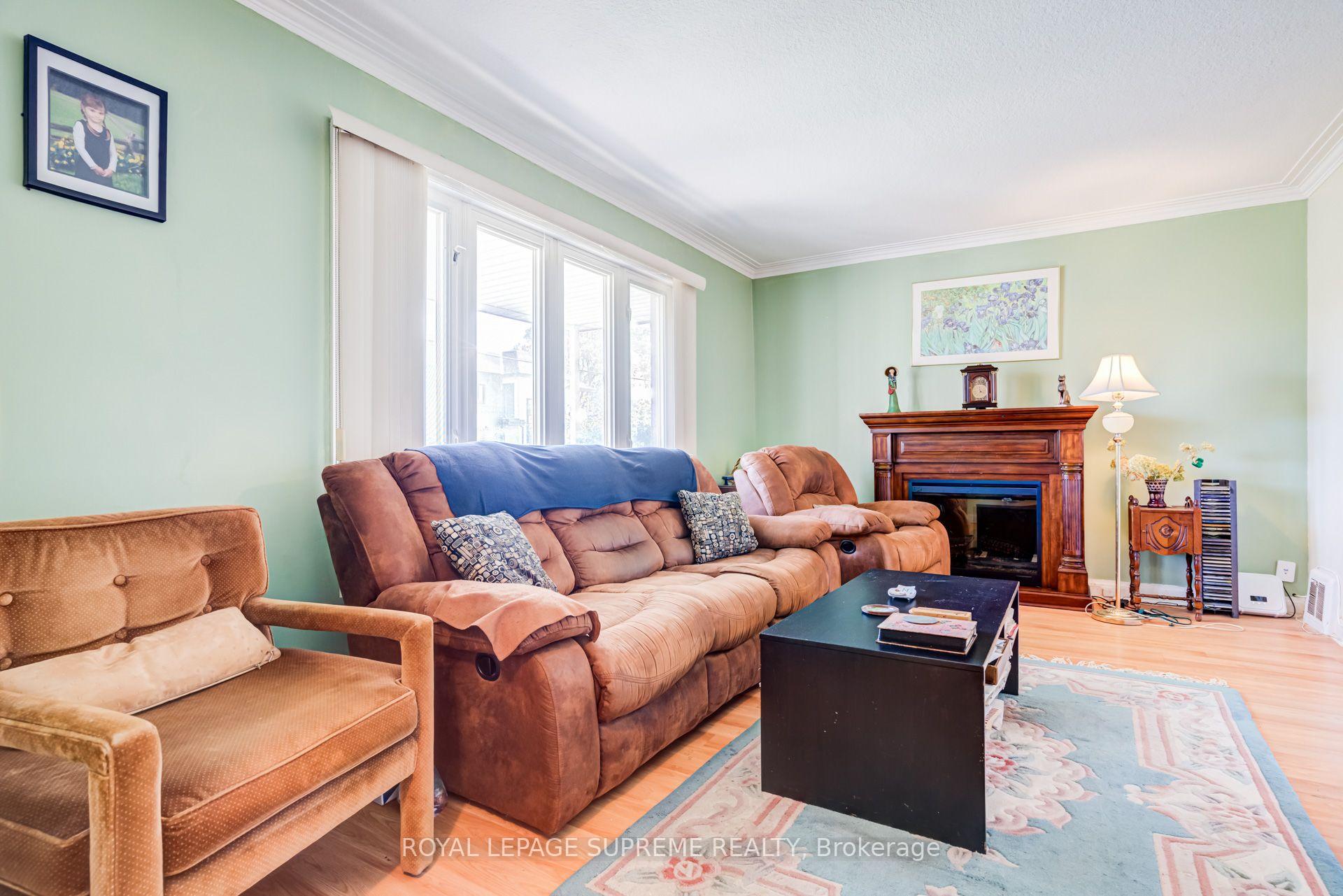 136 Winston Park Boulevard, Toronto