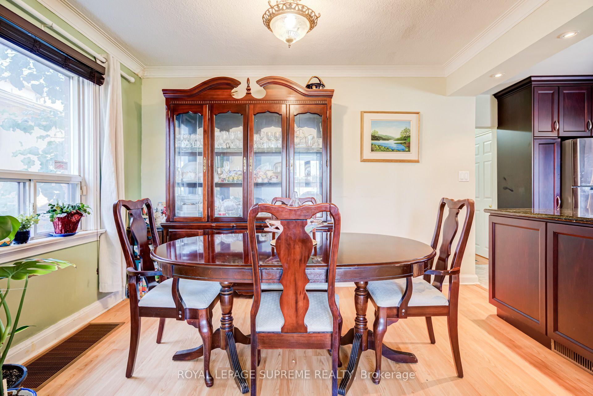 136 Winston Park Boulevard, Toronto