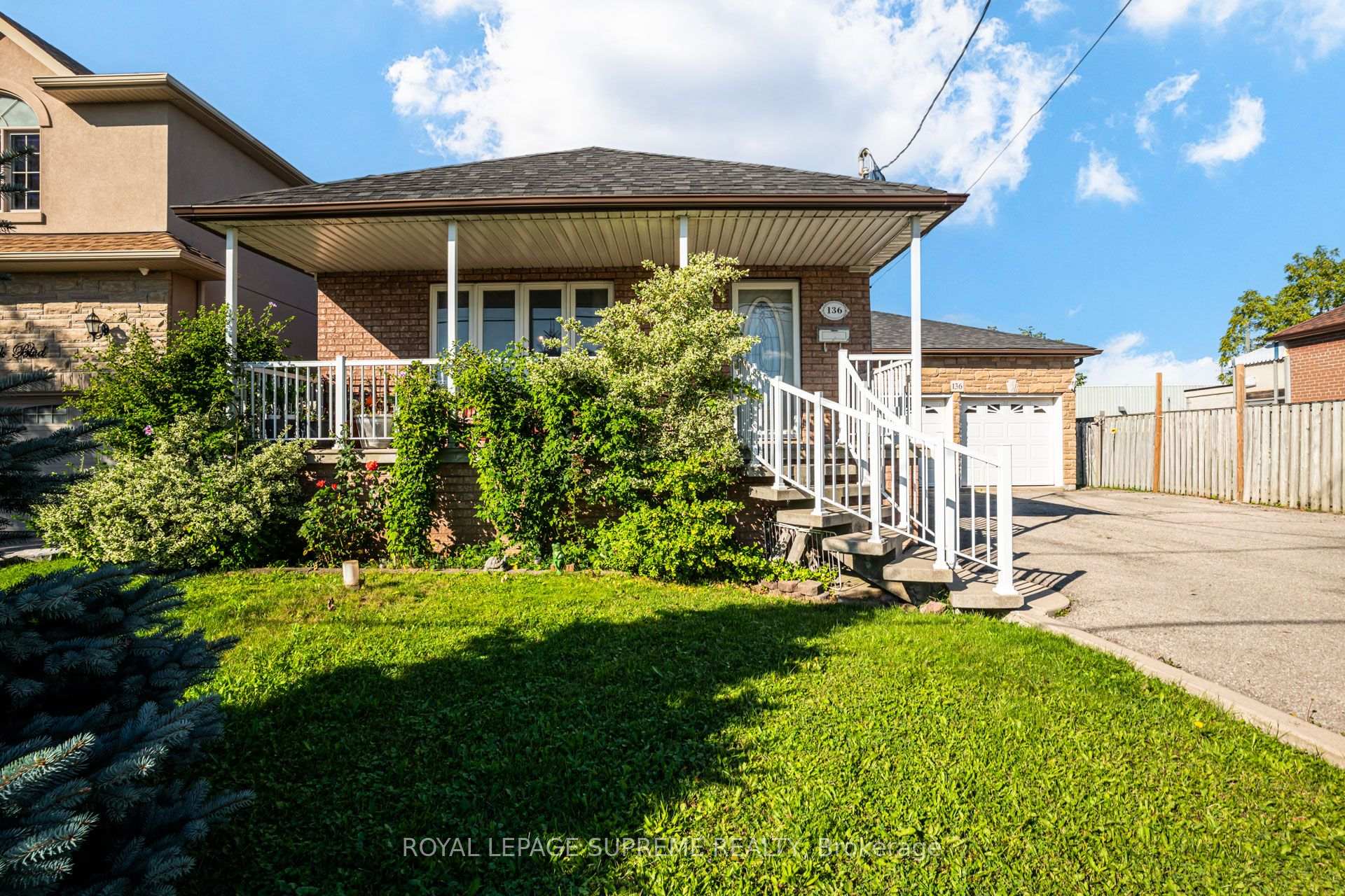 136 Winston Park Boulevard, Toronto