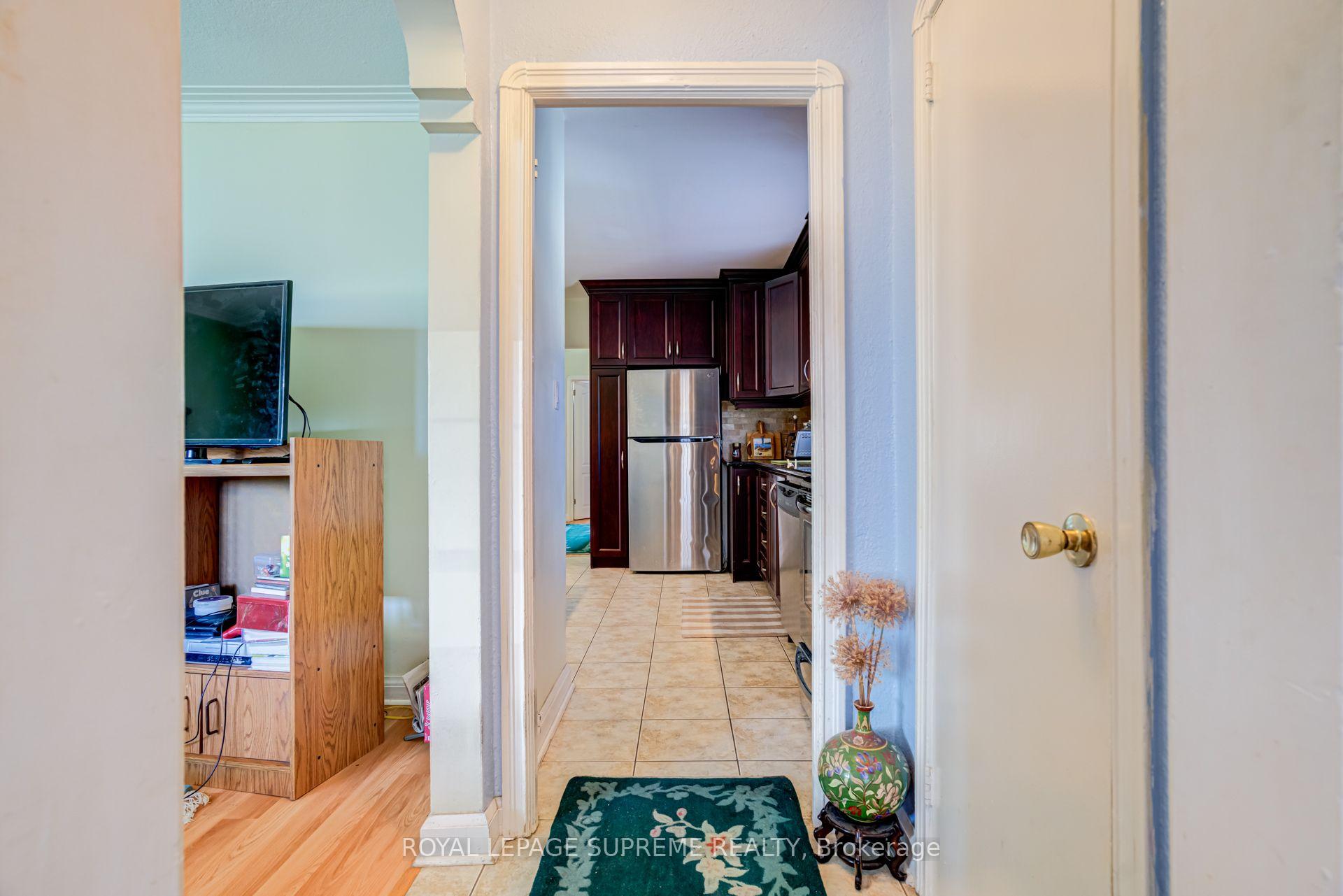 136 Winston Park Boulevard, Toronto