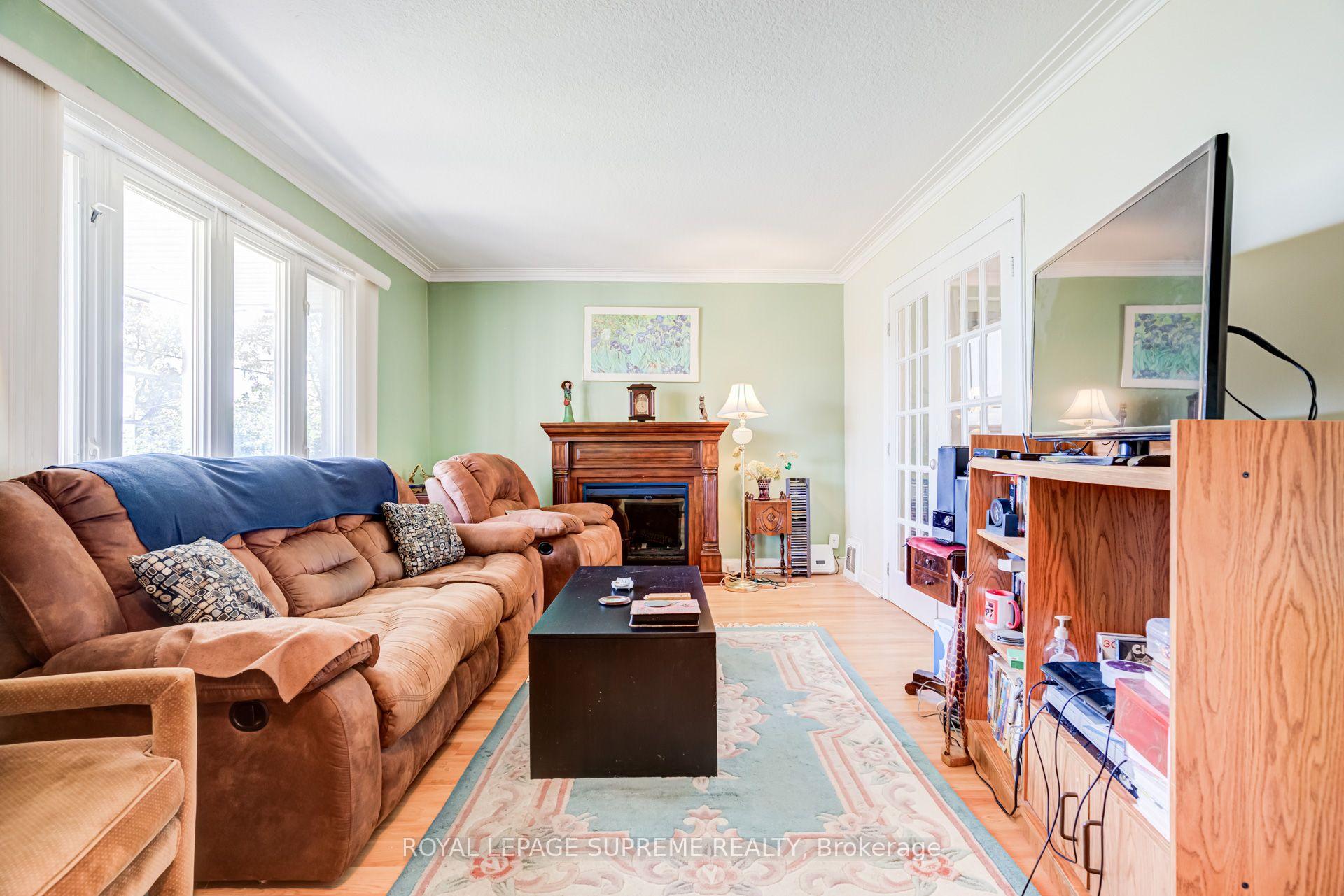 136 Winston Park Boulevard, Toronto