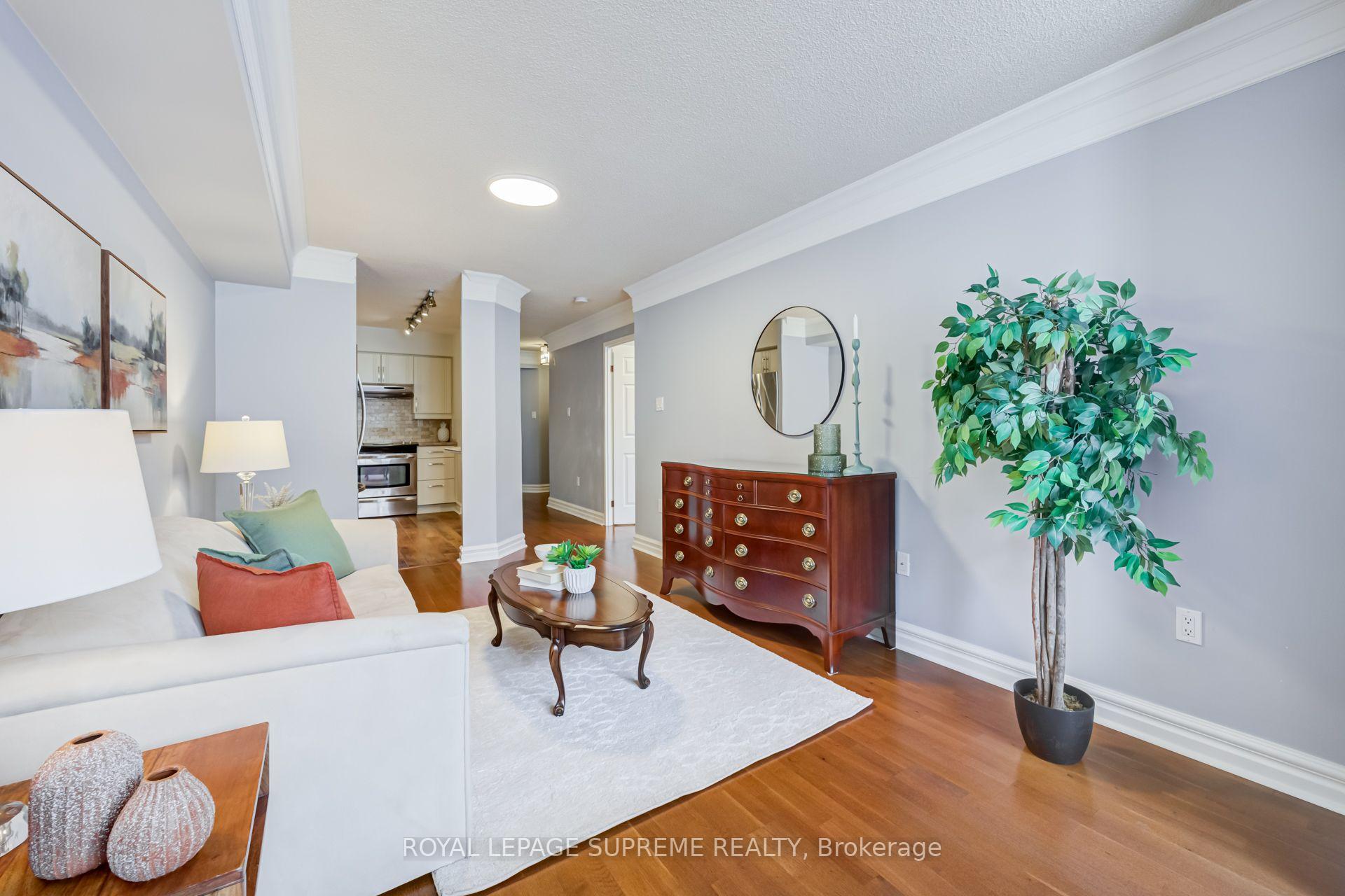 221 Robinson Street E 204