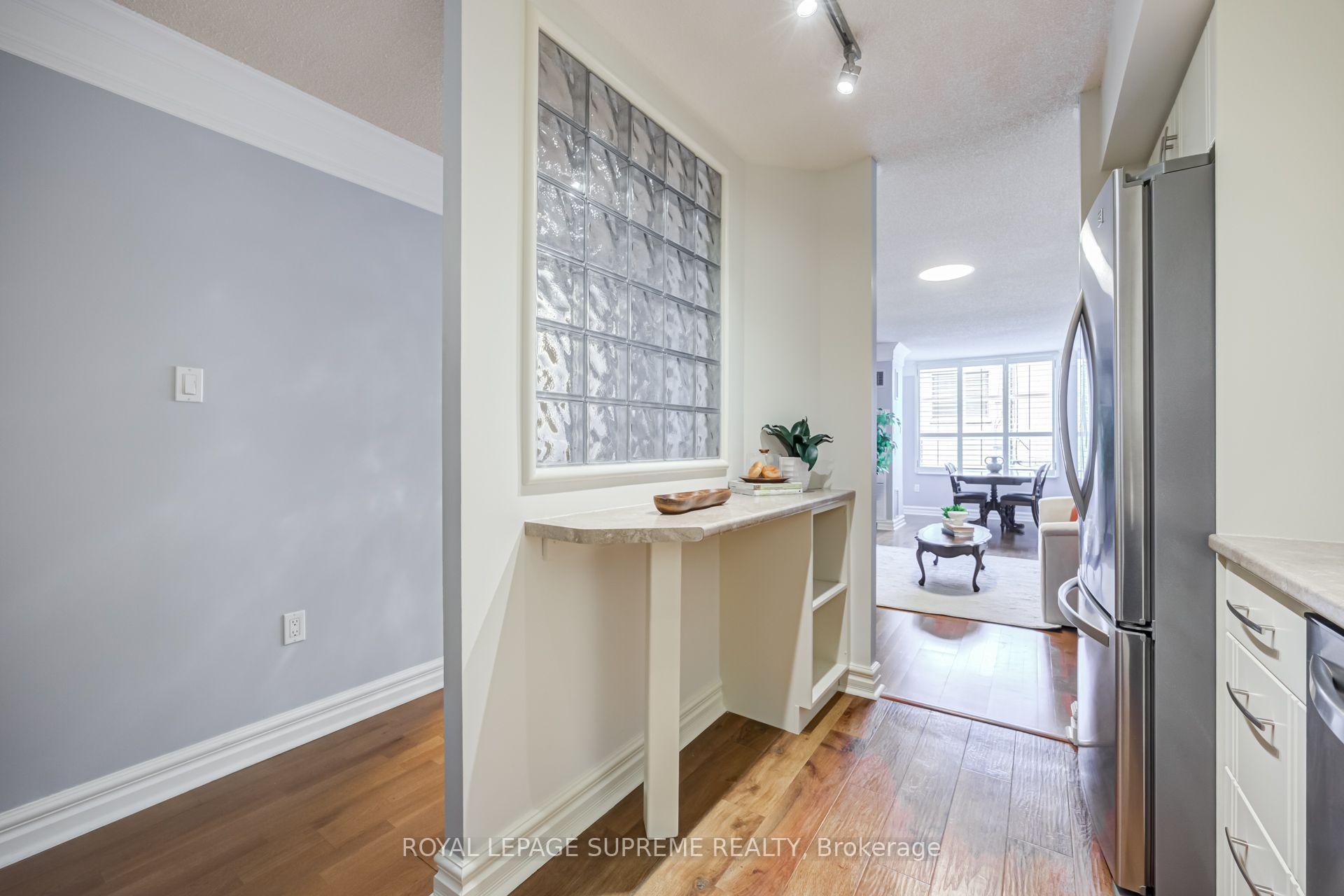 221 Robinson Street E 204