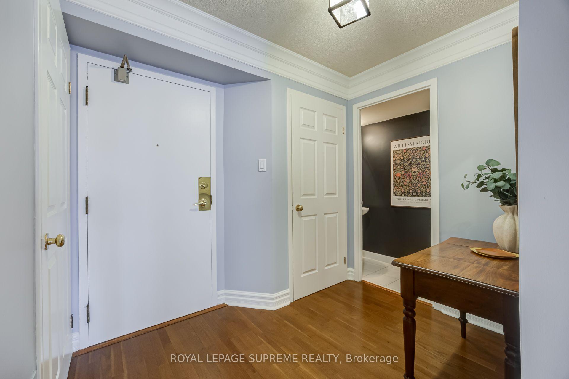 221 Robinson Street E 204