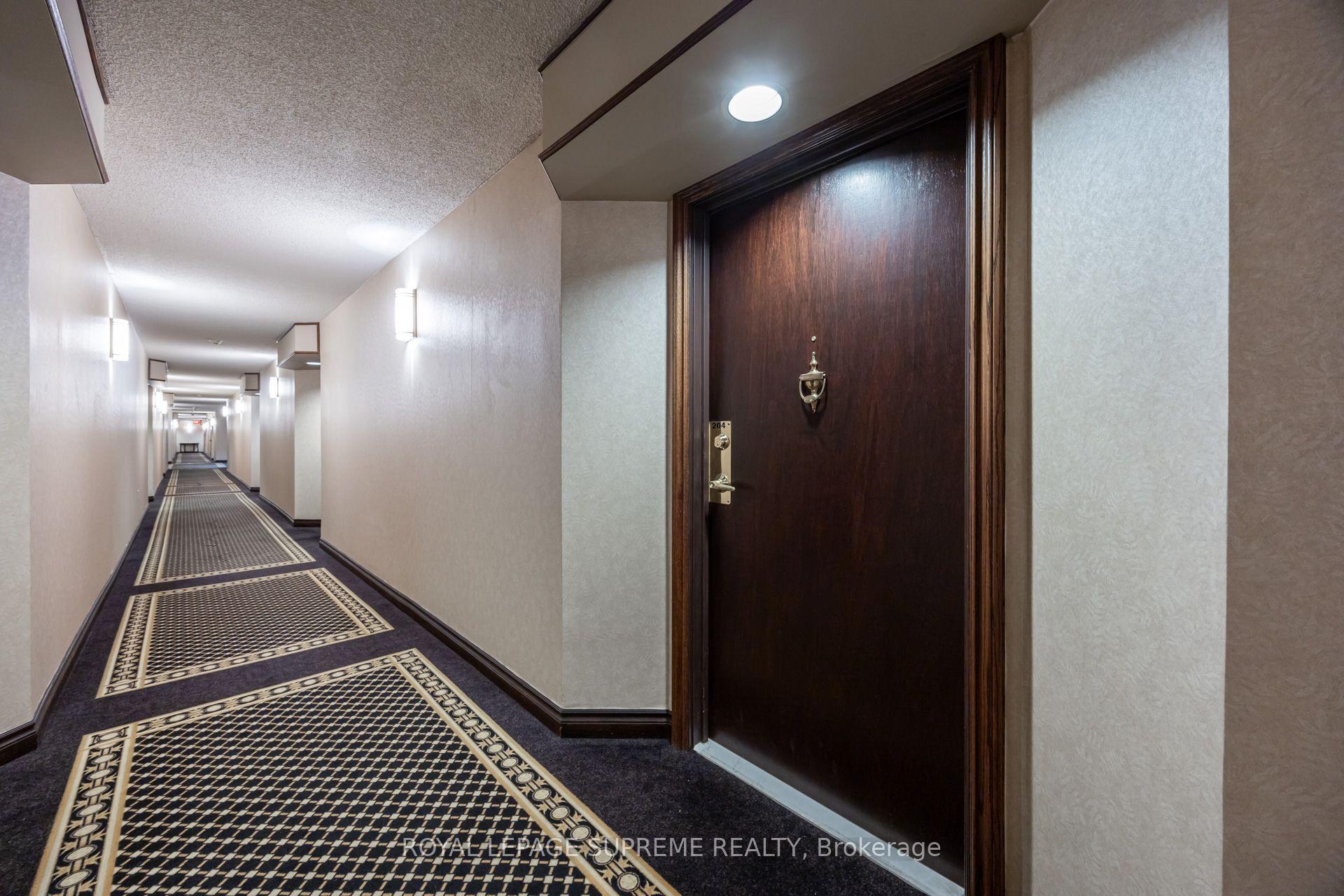 221 Robinson Street E 204