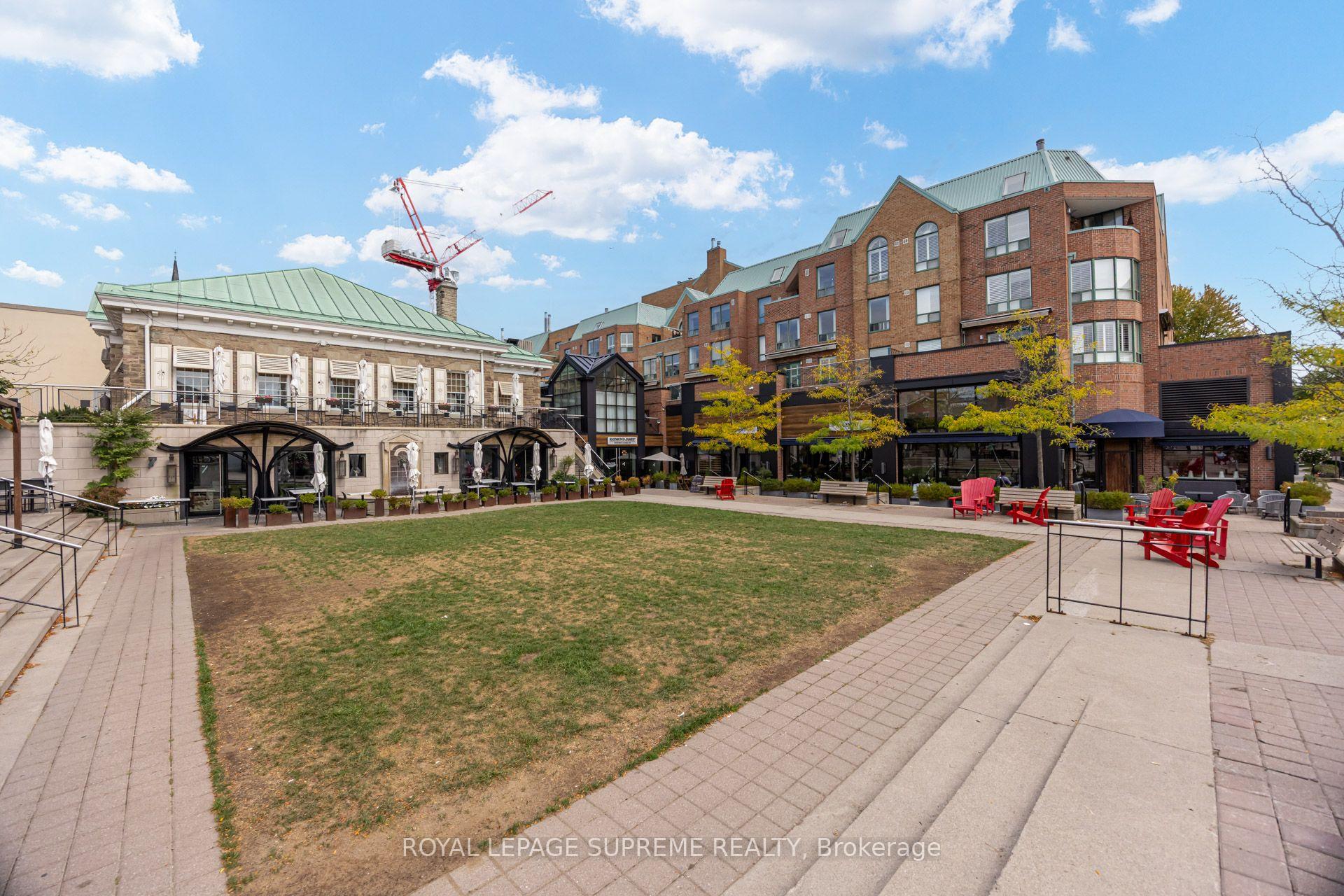 221 Robinson Street E 204