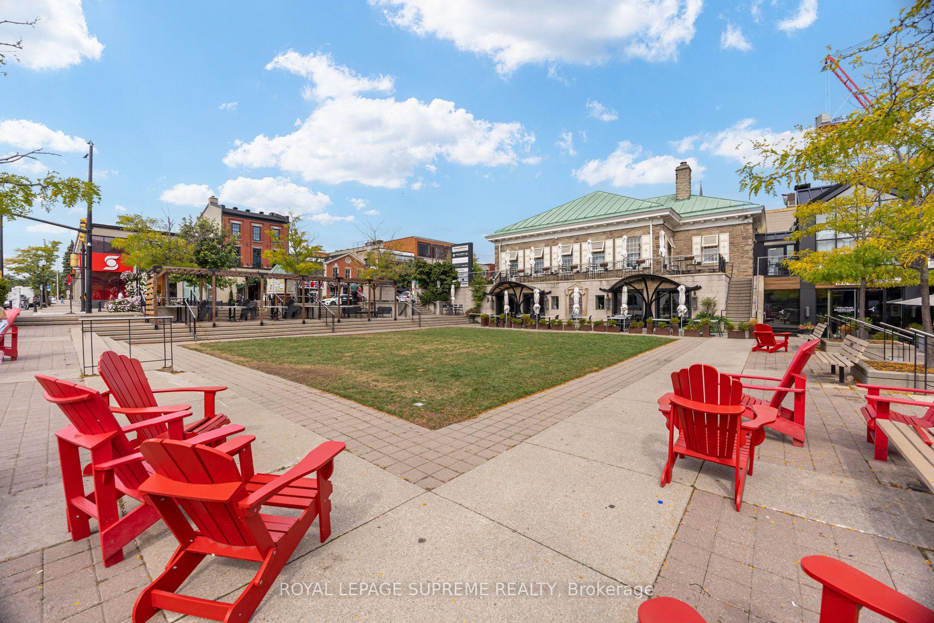 221 Robinson Street E 204