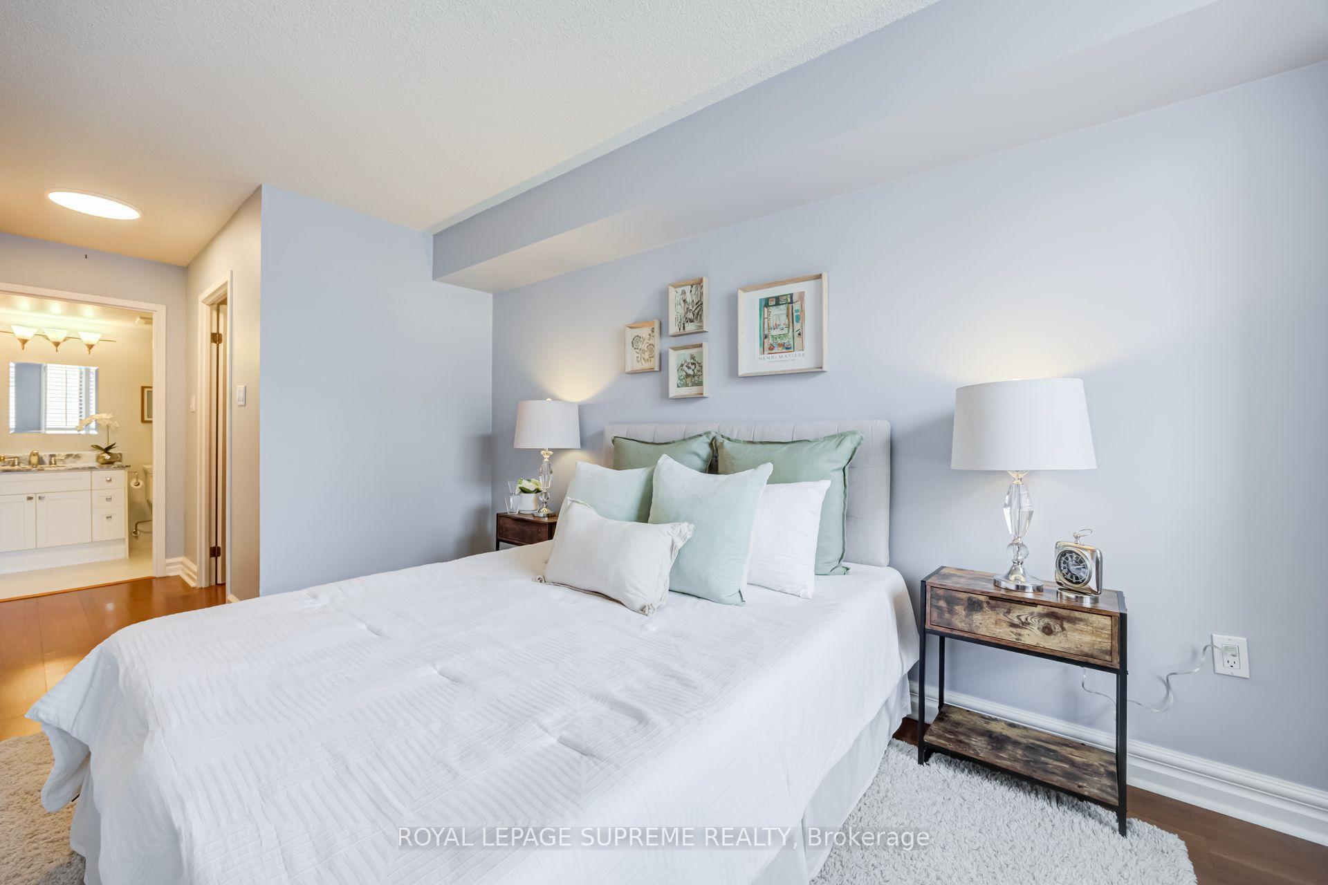 221 Robinson Street E 204