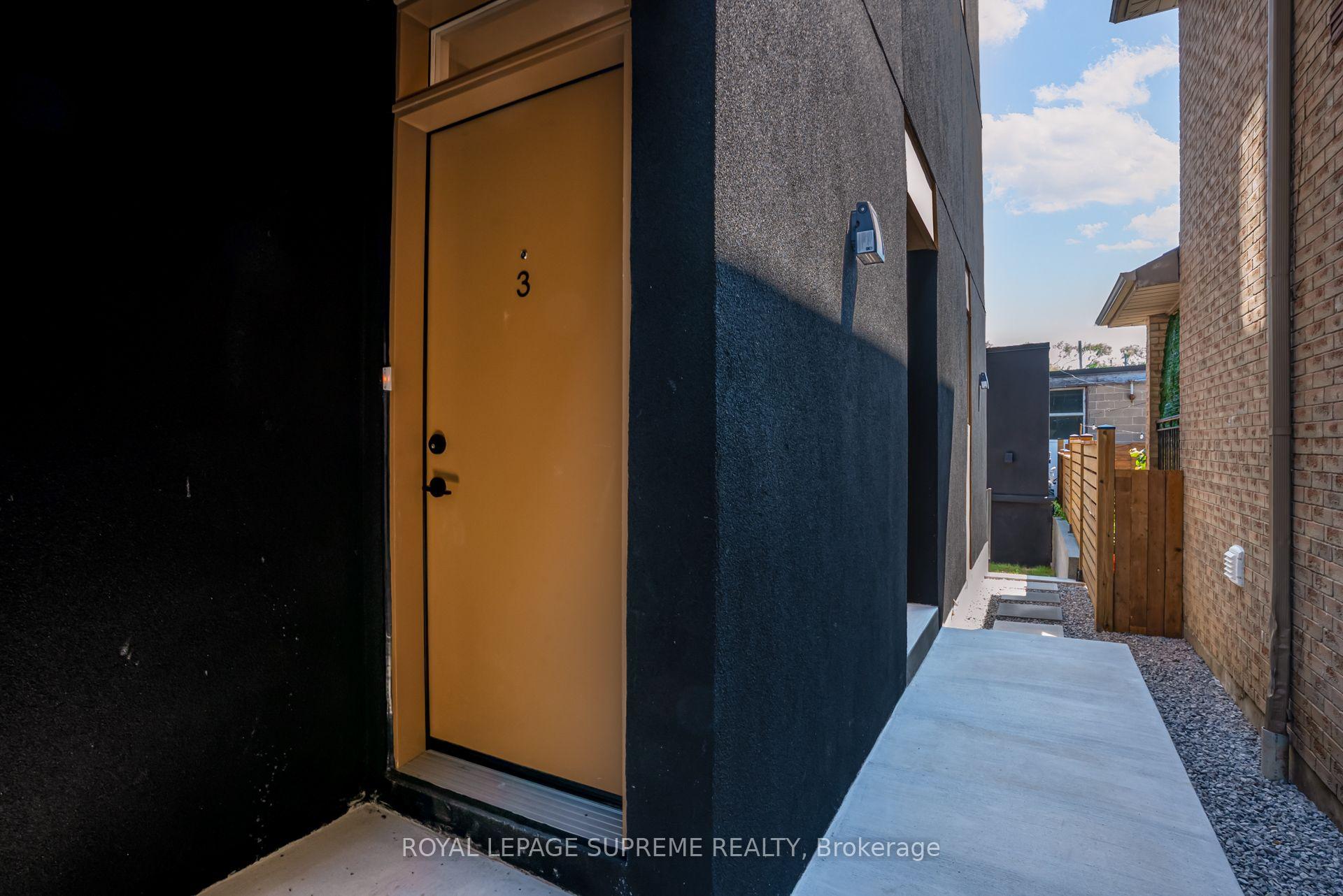 101 Bernice Crescent 3, Toronto Unit: 3