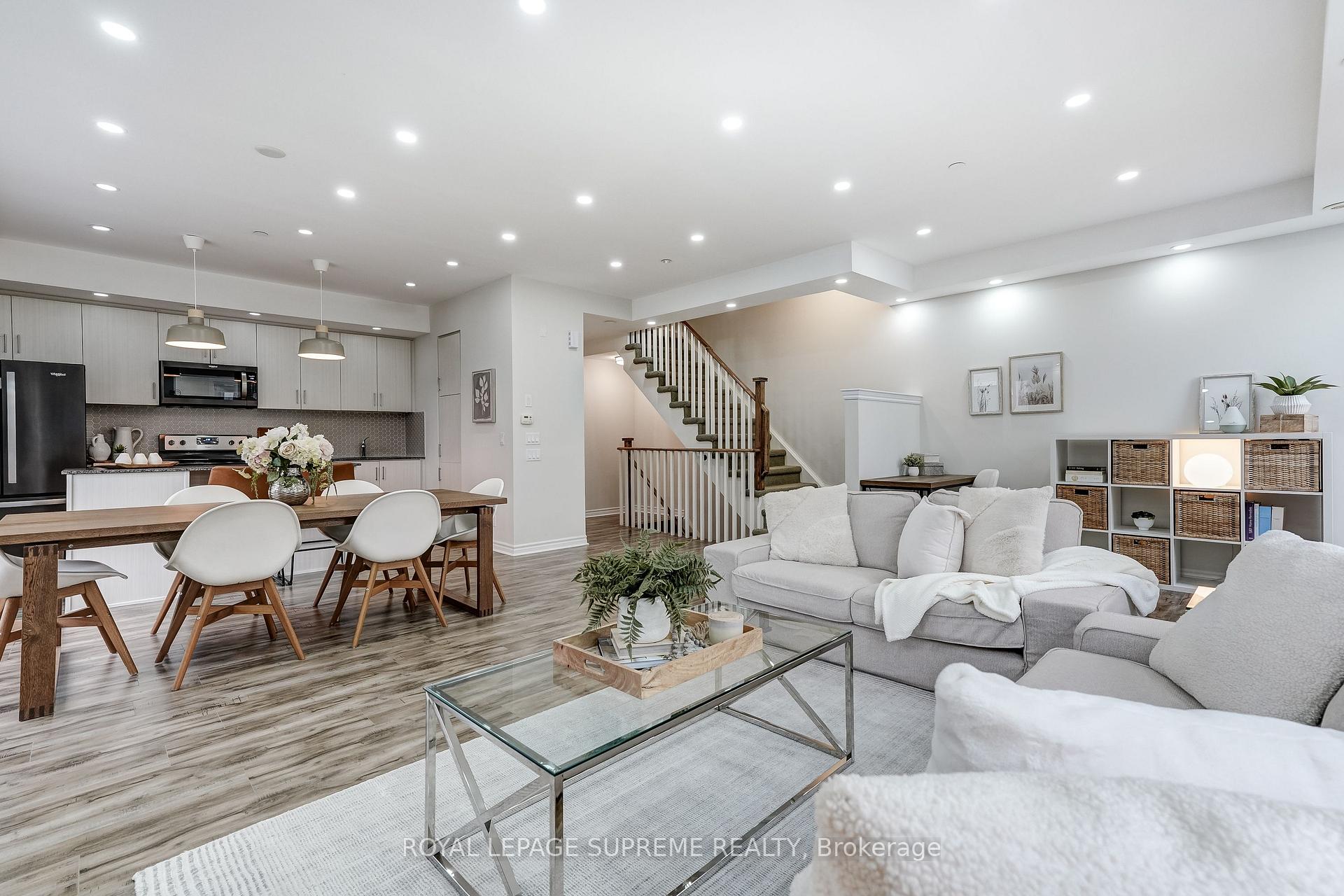 70 Eastwood Park Garden 36, Toronto Unit: 36