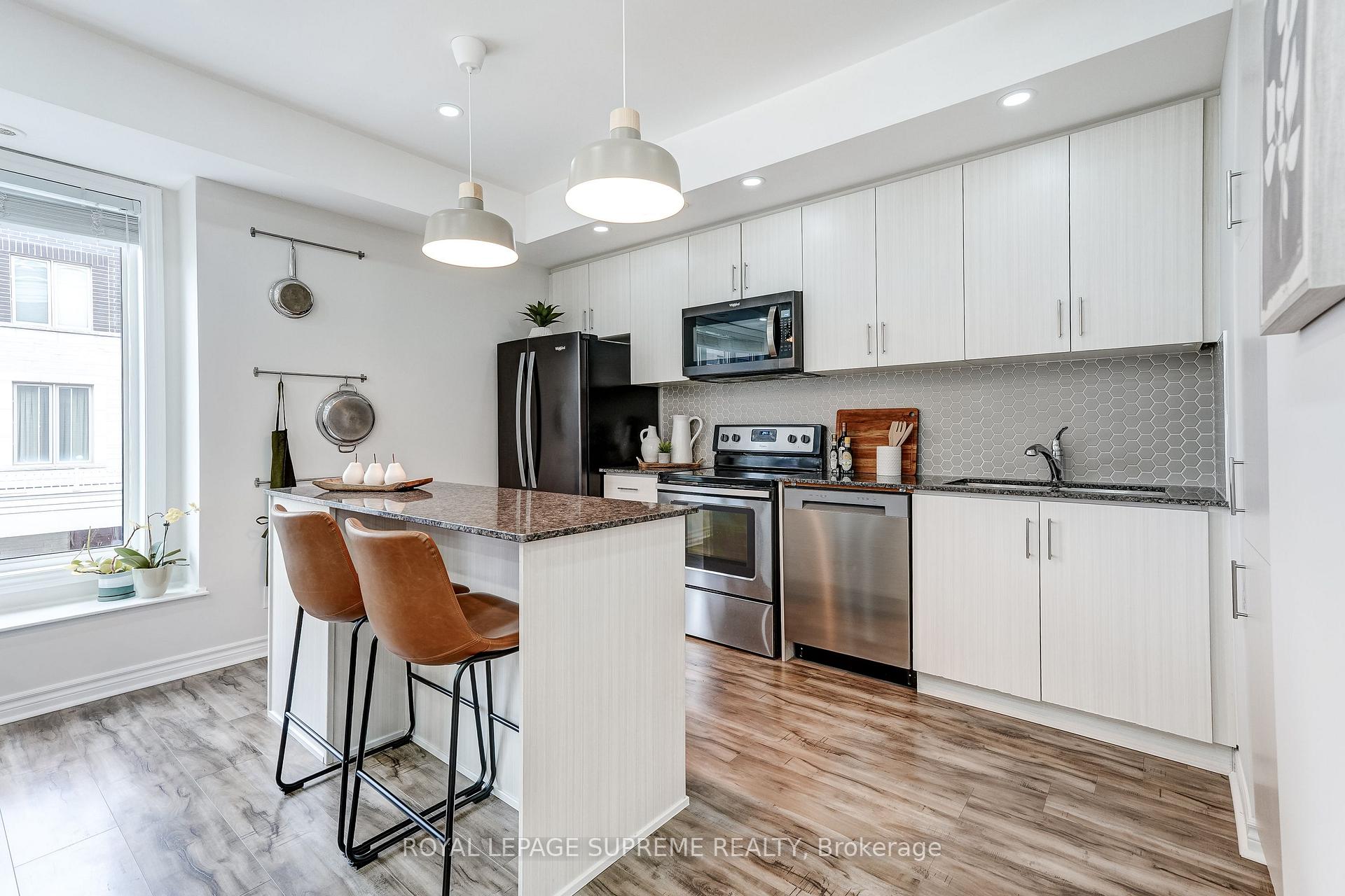 70 Eastwood Park Garden 36, Toronto Unit: 36