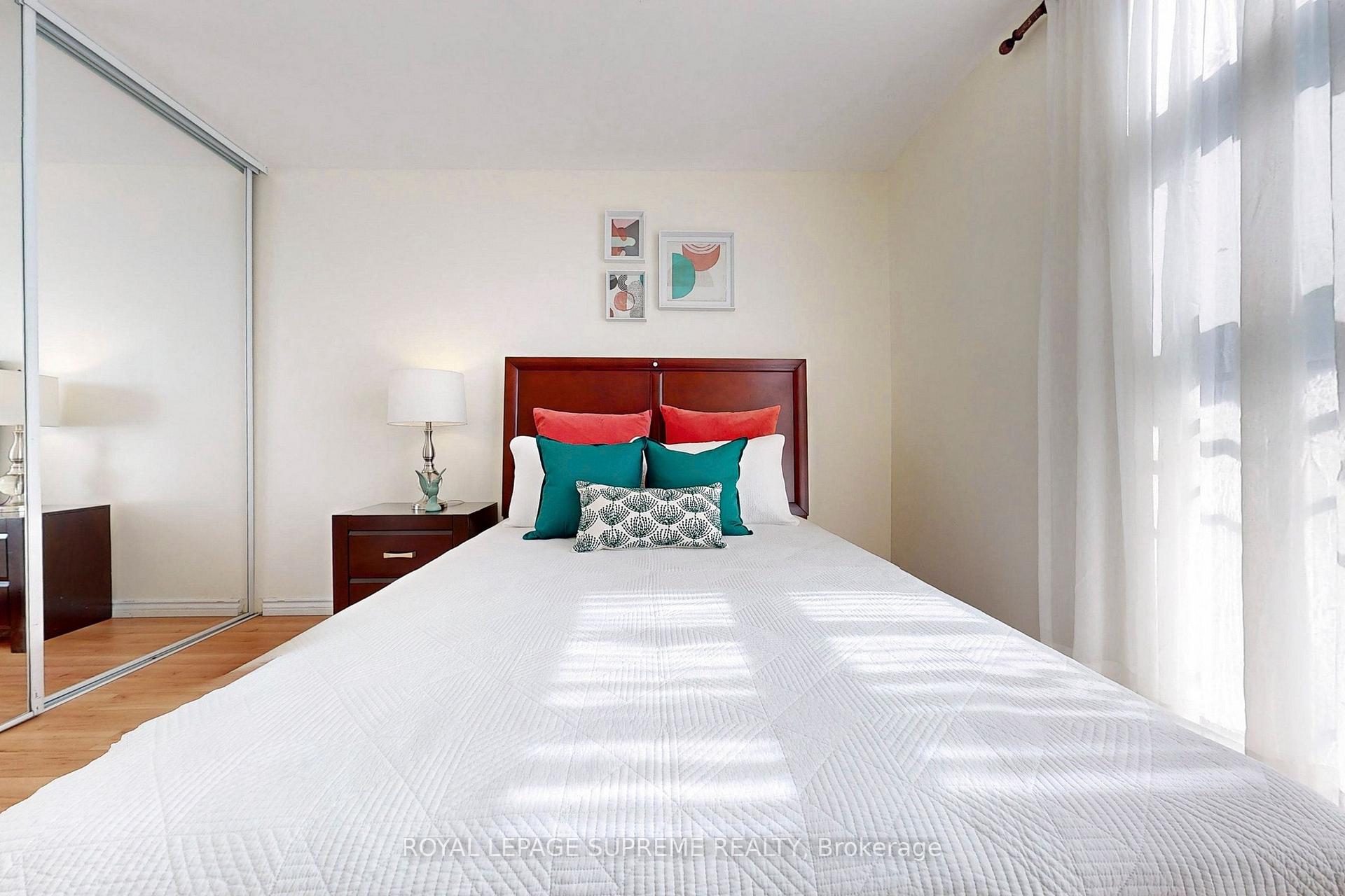 135 Marlee Avenue 401, Toronto Unit: 401