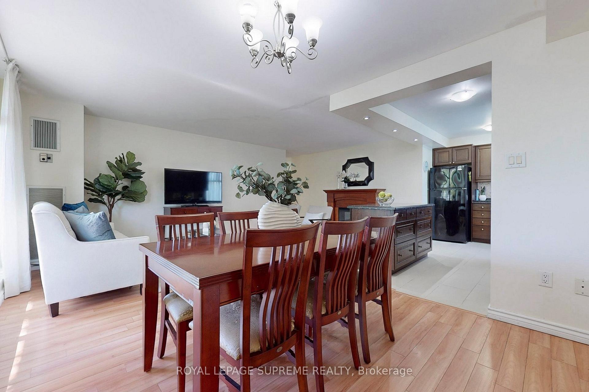 135 Marlee Avenue 401, Toronto Unit: 401