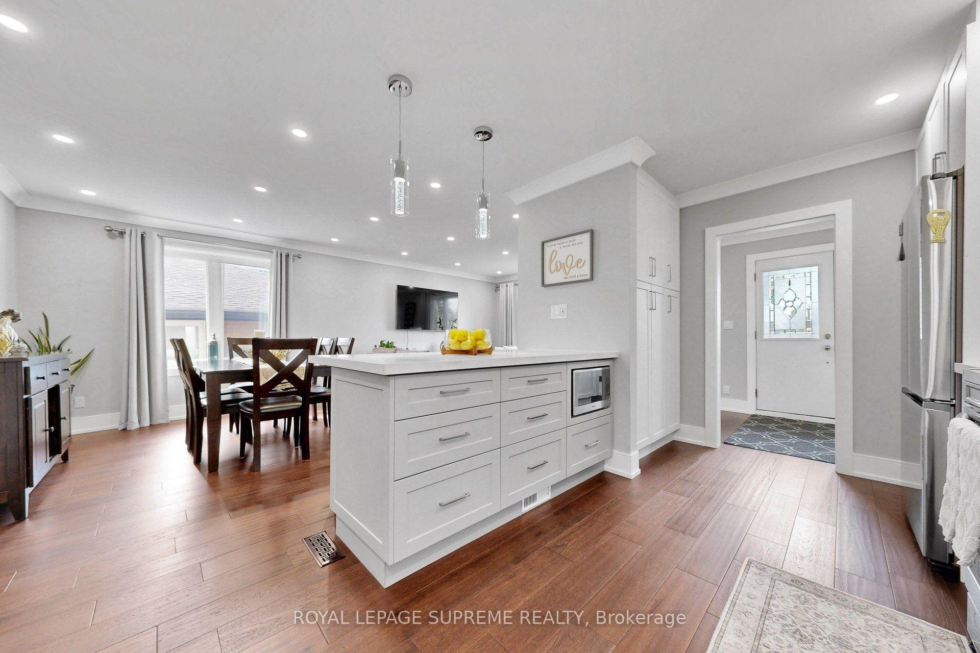 465 Maple Leaf Drive, Toronto