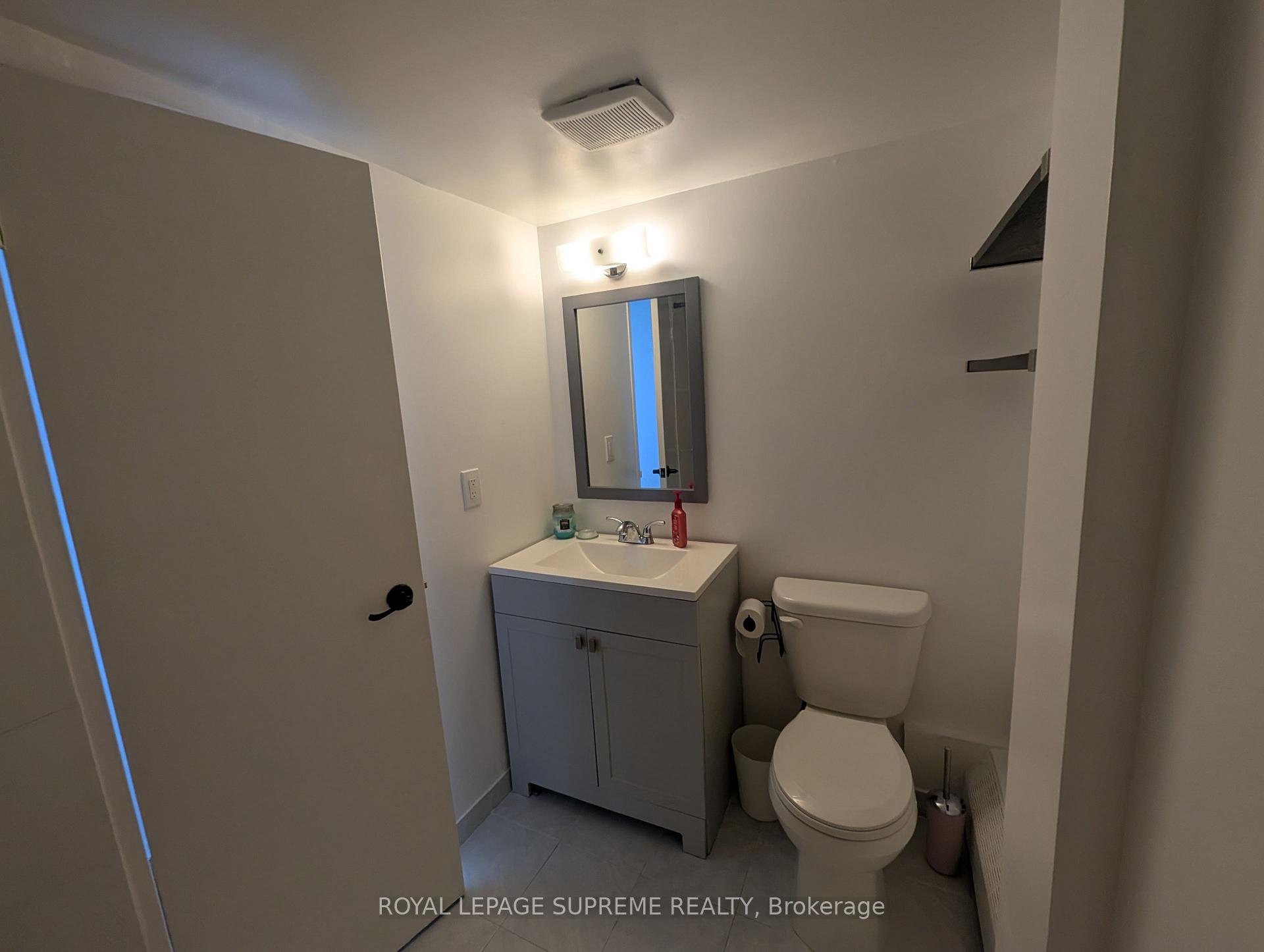 541 Blackthorn Avenue 1514, Toronto Unit: 1514