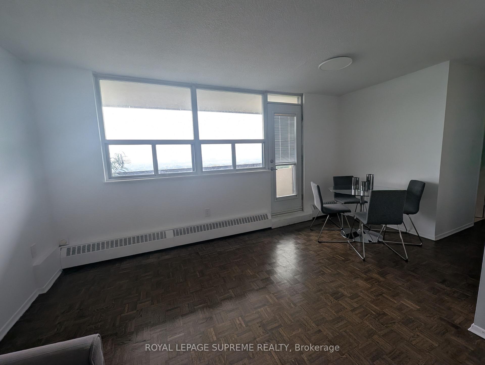 541 Blackthorn Avenue 1514, Toronto Unit: 1514