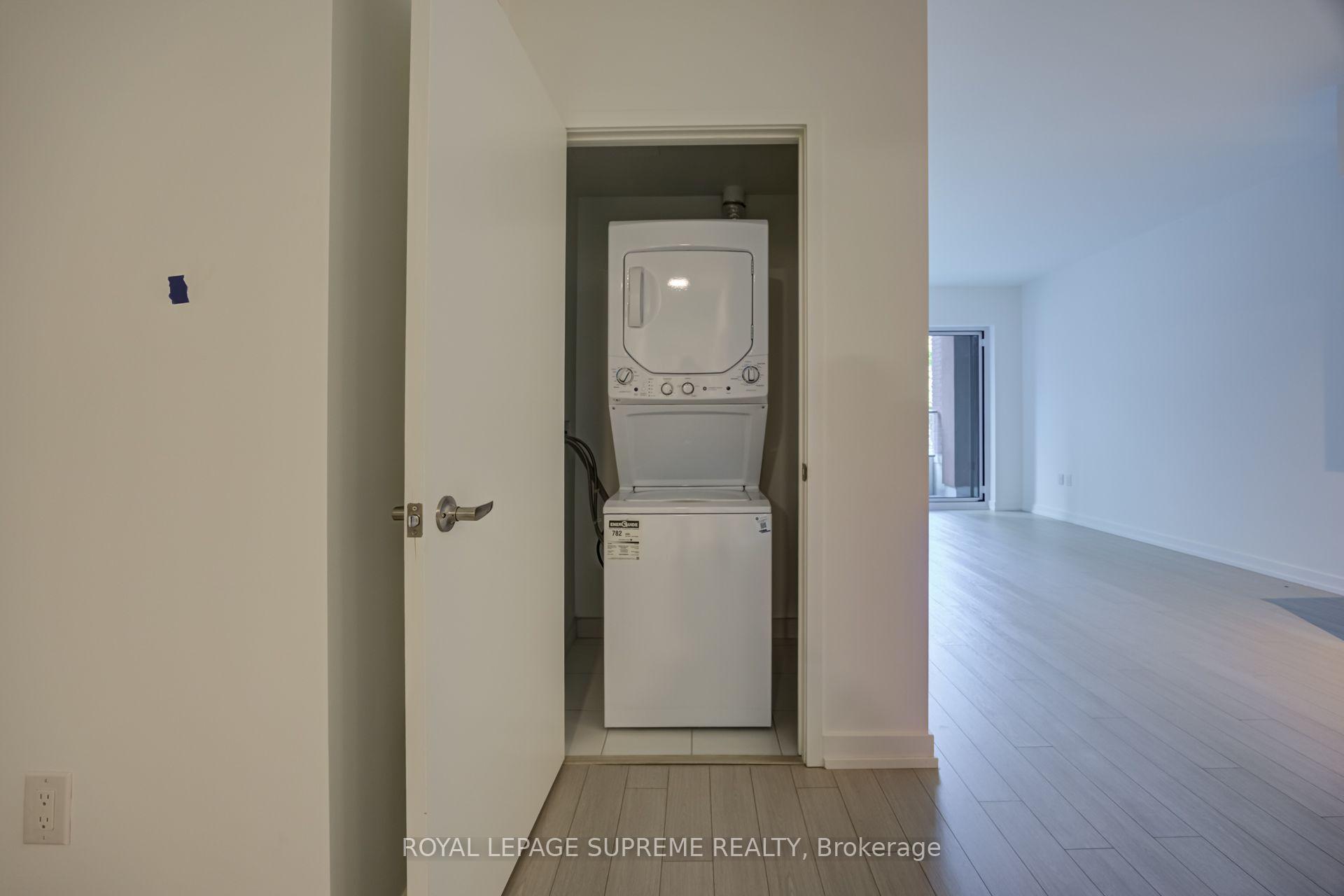 4010 Eglinton Avenue W 412, Toronto Unit: 412