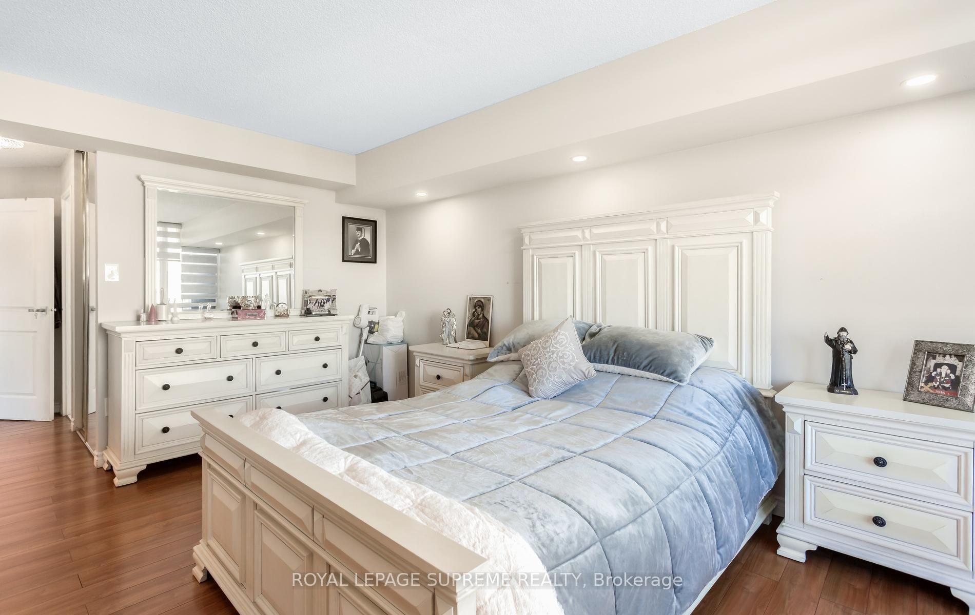 5 Rowntree Road 1015, Toronto Unit: 1015