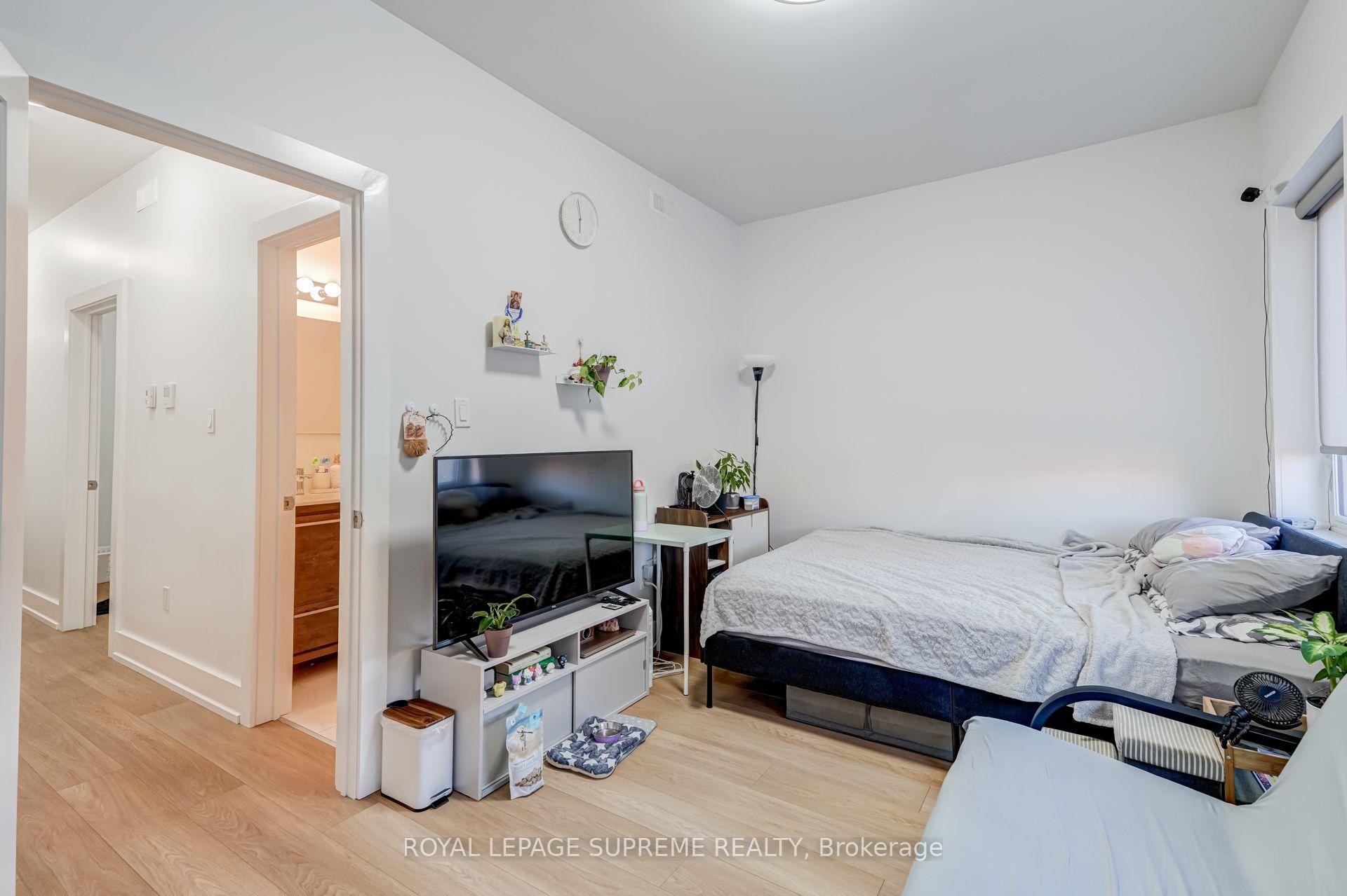 97 Bernice Crescent 2, Toronto Unit: 2