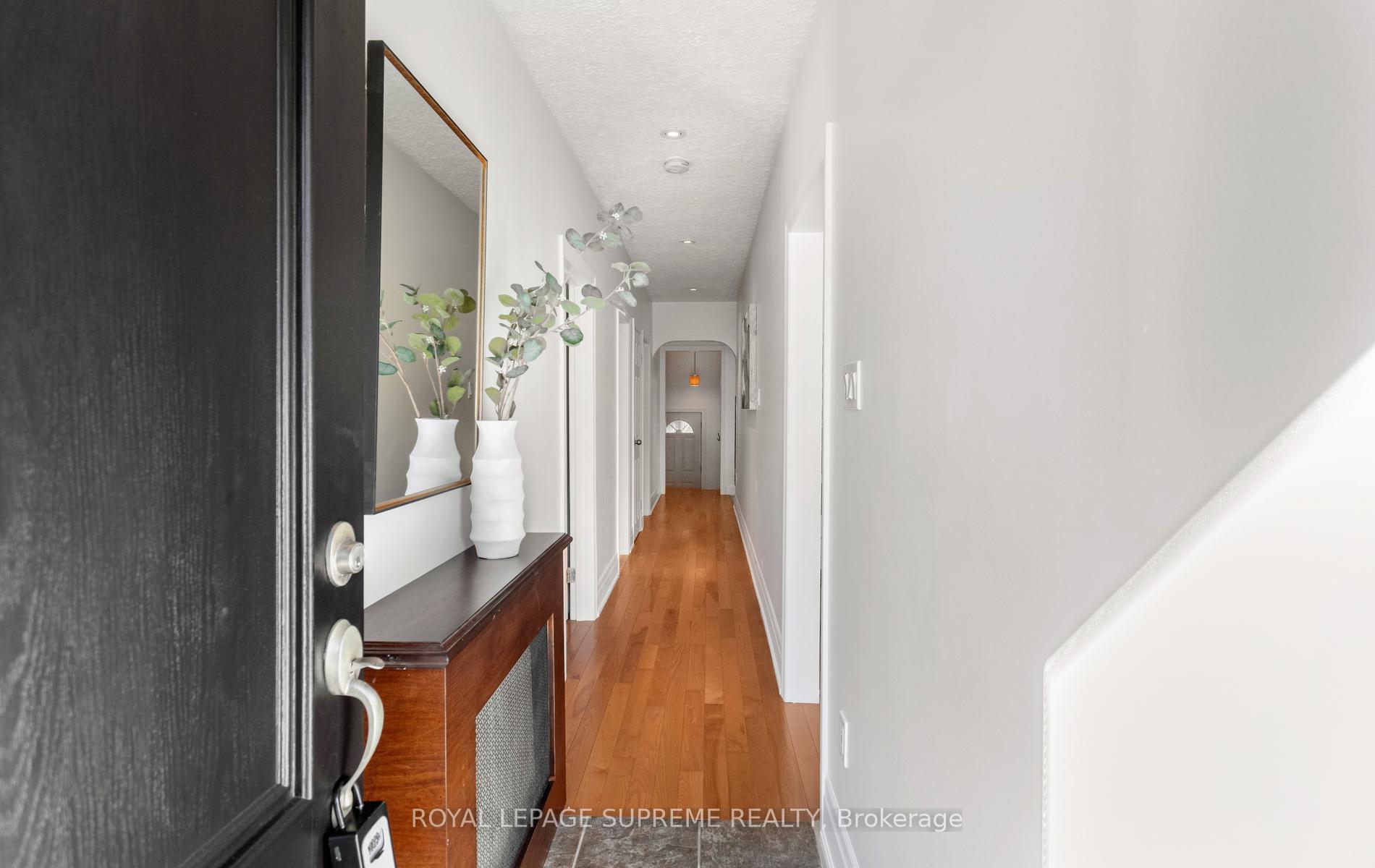 54 East Drive, Toronto