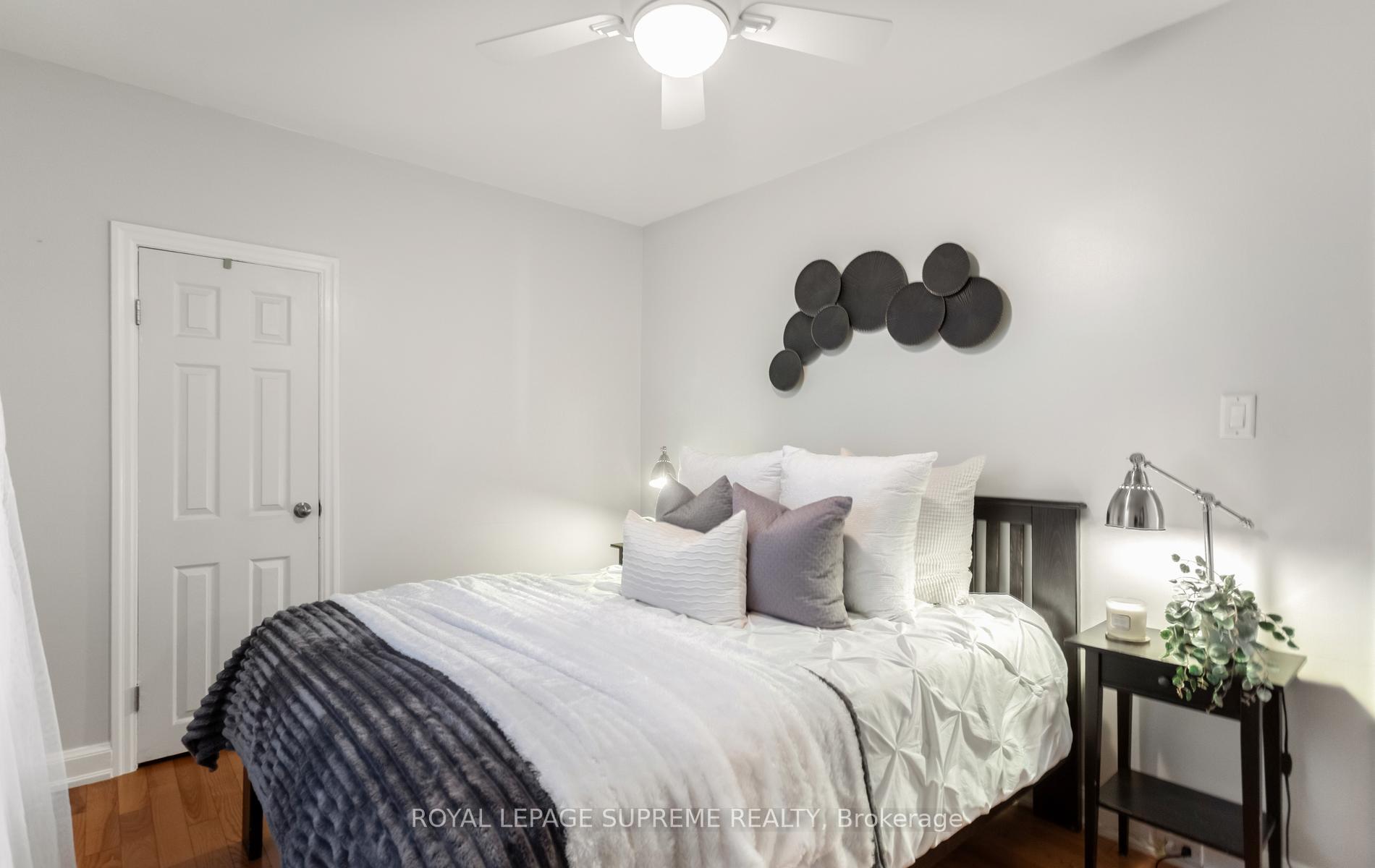 54 East Drive, Toronto