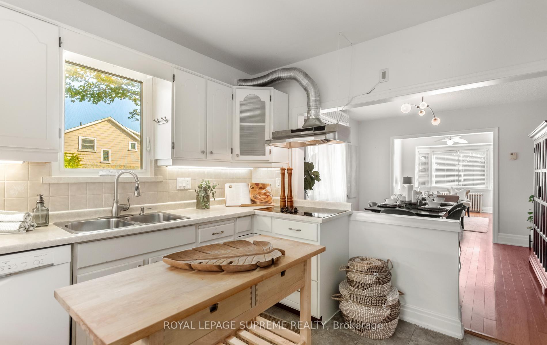 54 East Drive, Toronto