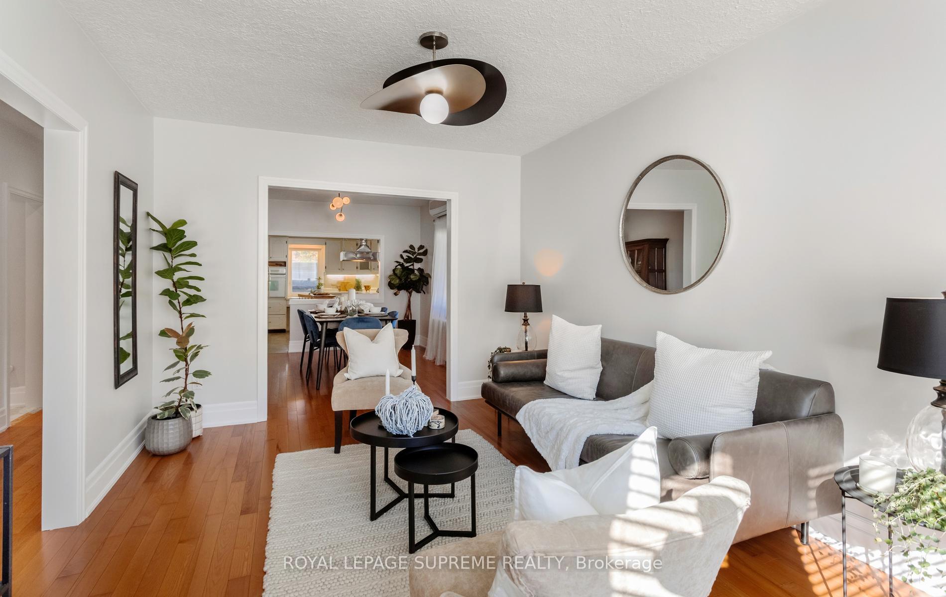 54 East Drive, Toronto