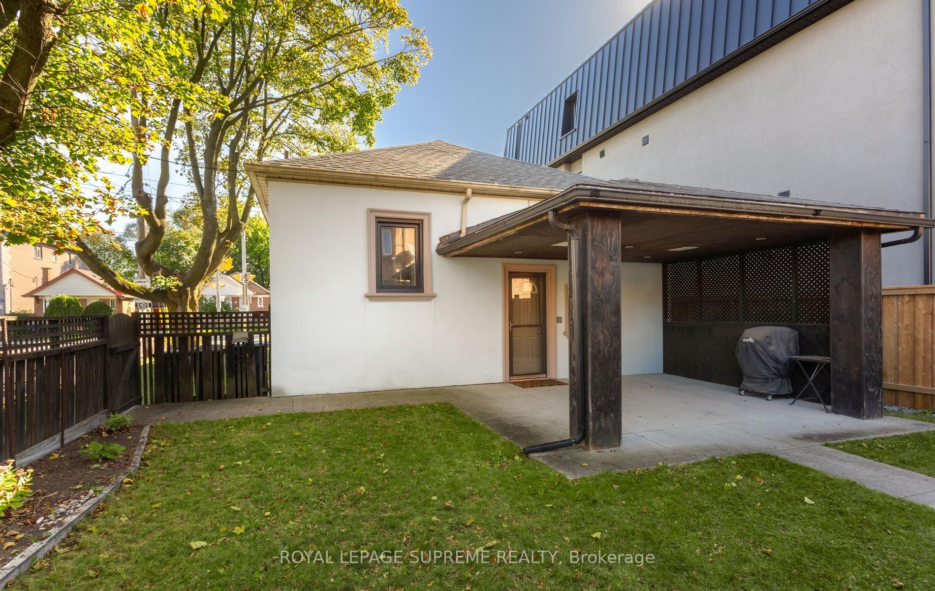 54 East Drive, Toronto