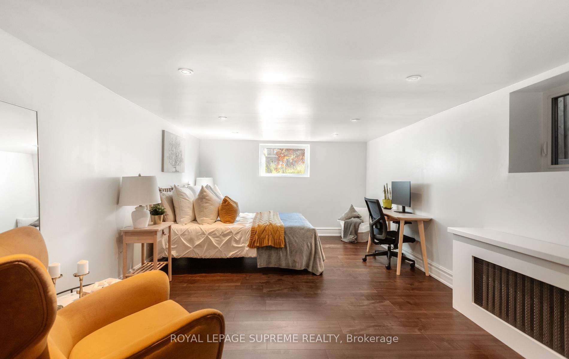 54 East Drive, Toronto