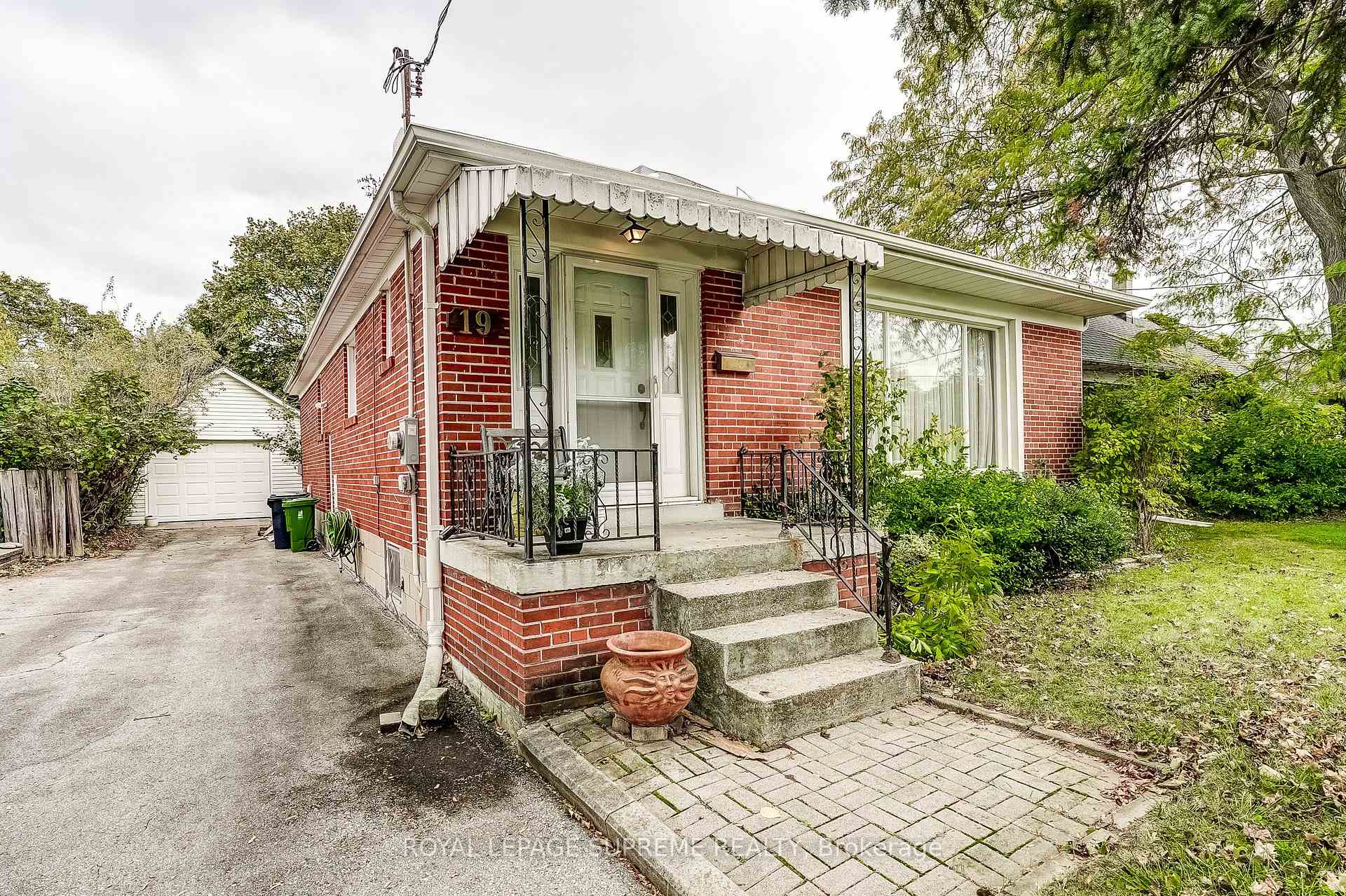 19 Bridgetown Drive, Toronto