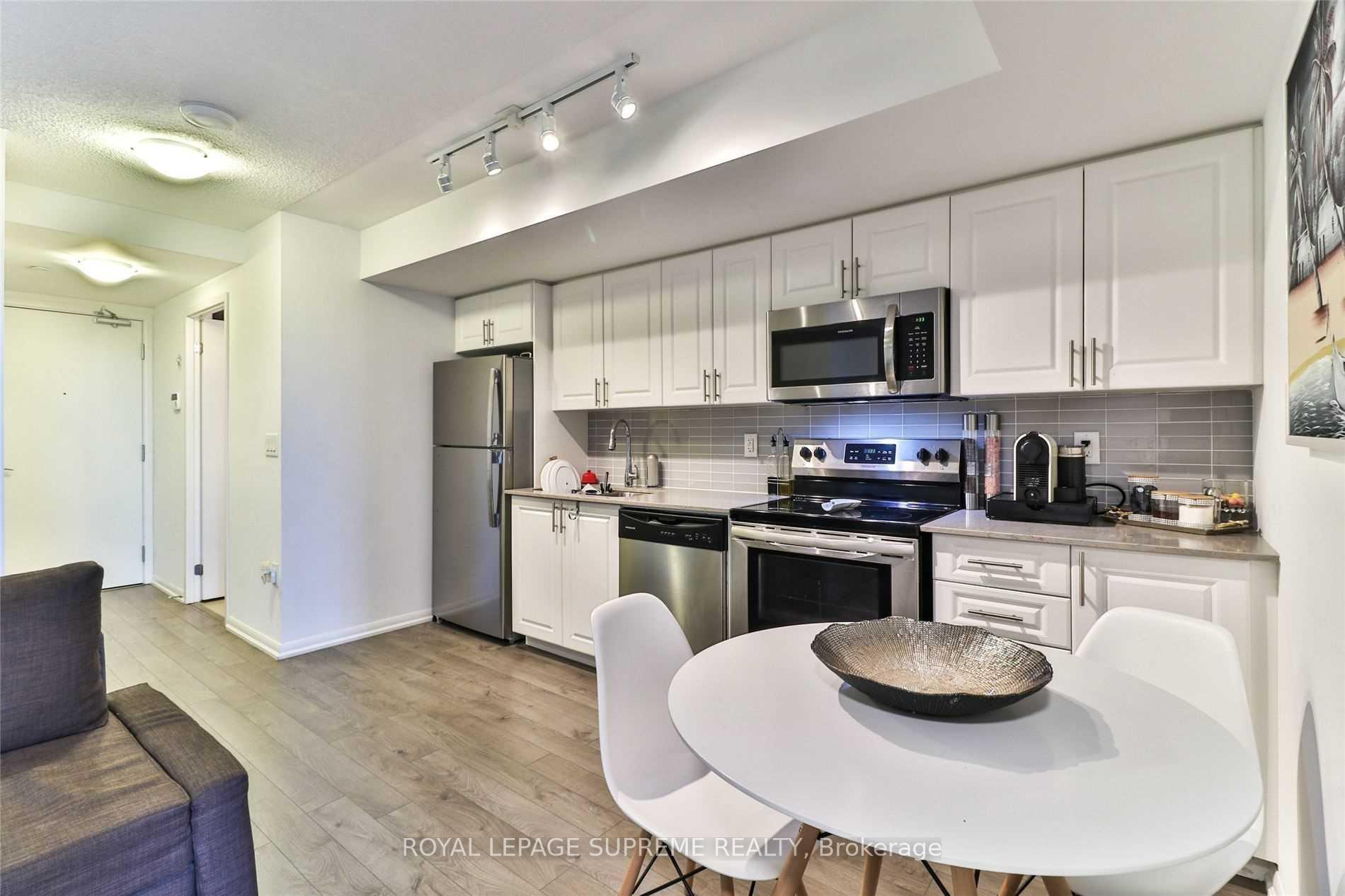 3091 Dufferin Street 214, Toronto Unit: 214