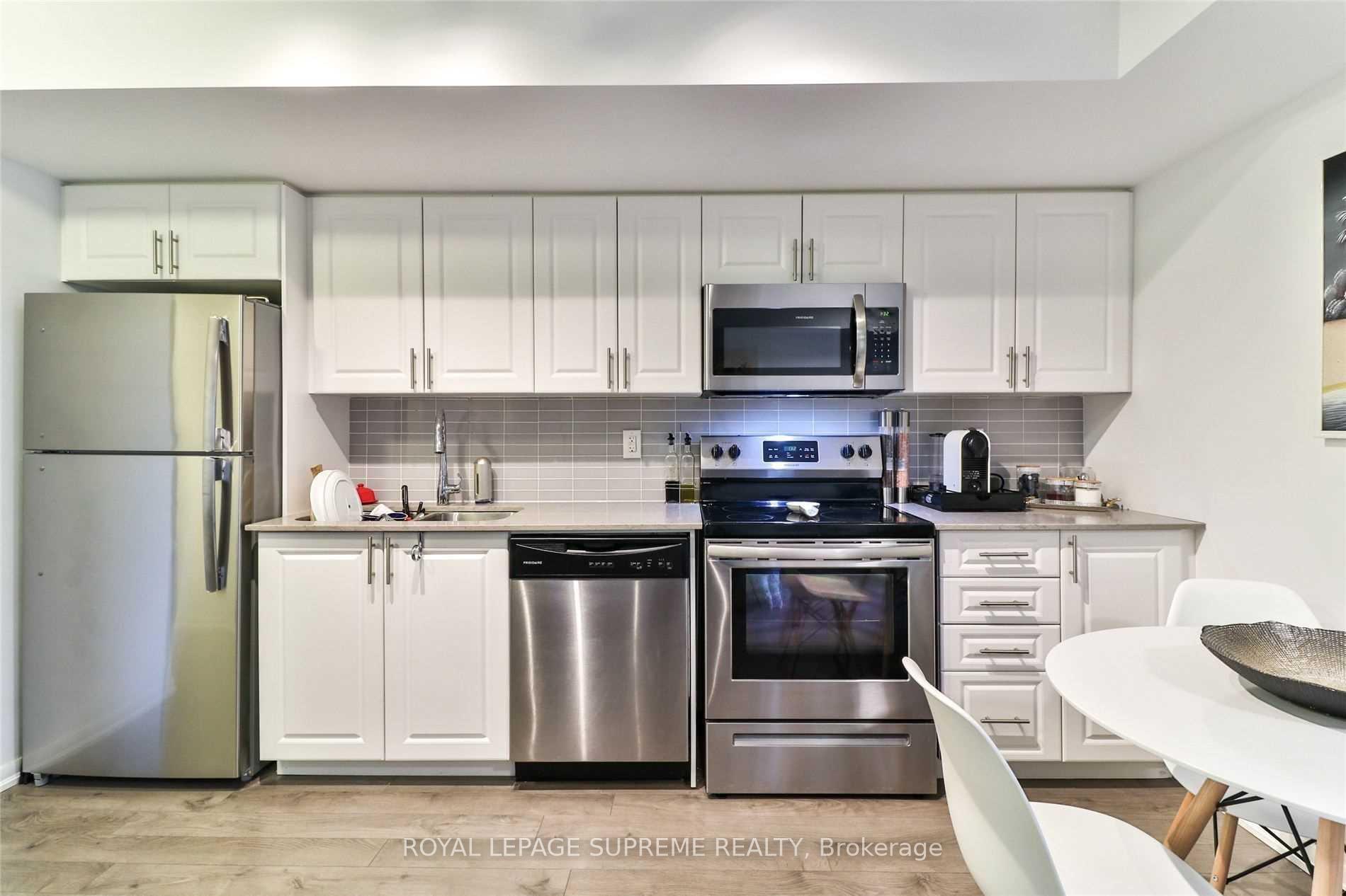 3091 Dufferin Street 214, Toronto Unit: 214