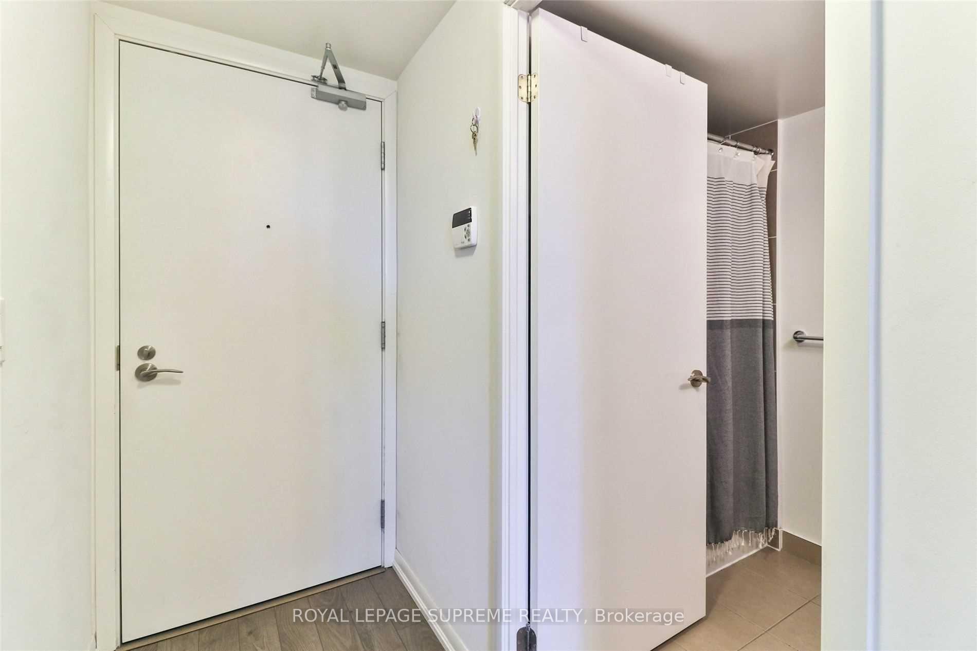 3091 Dufferin Street 214, Toronto Unit: 214