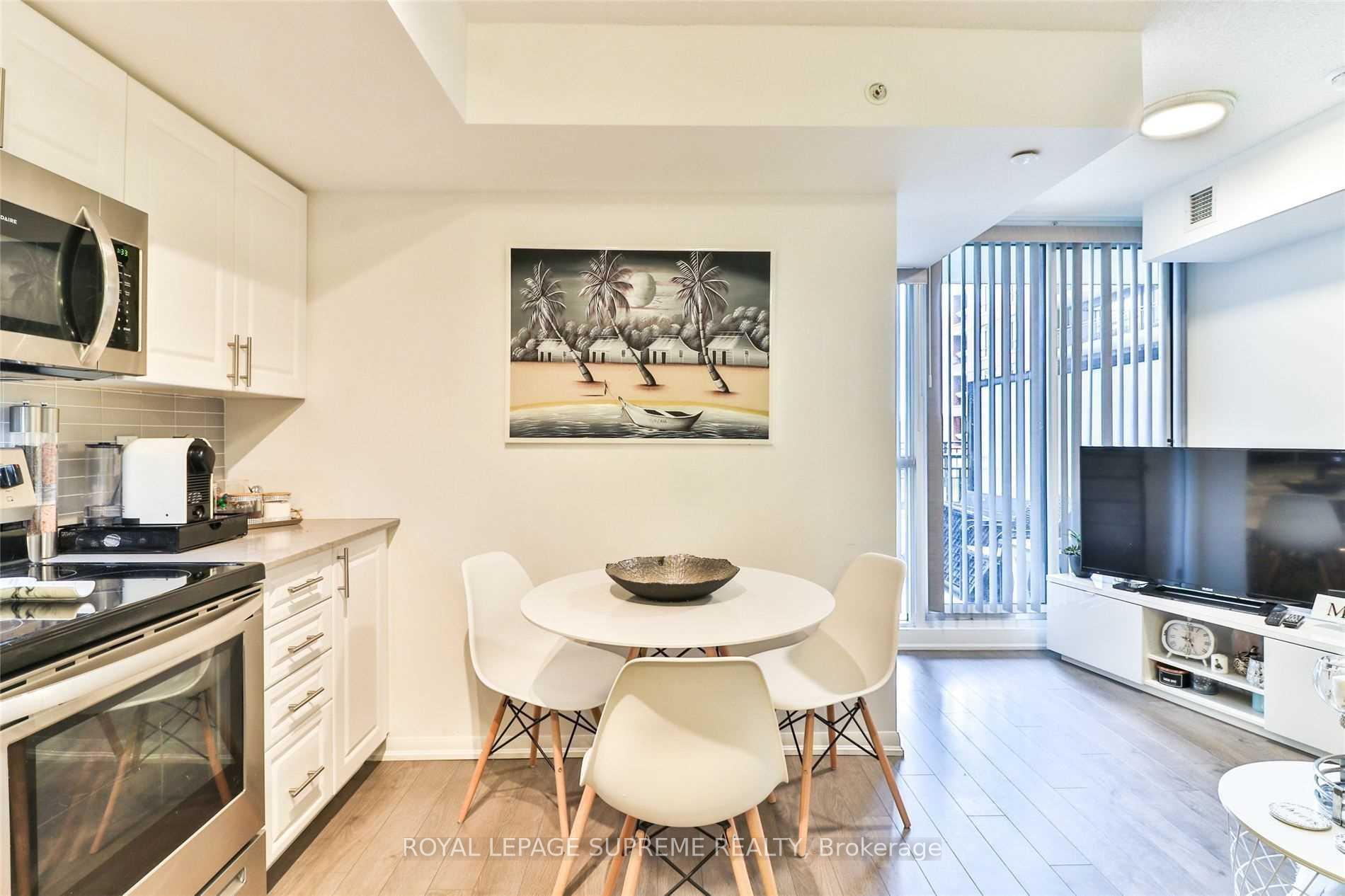 3091 Dufferin Street 214, Toronto Unit: 214