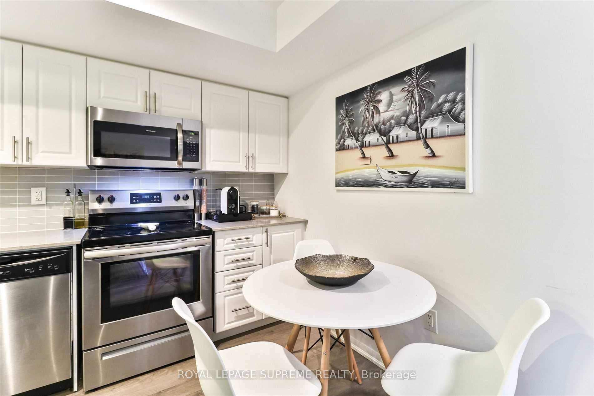 3091 Dufferin Street 214, Toronto Unit: 214