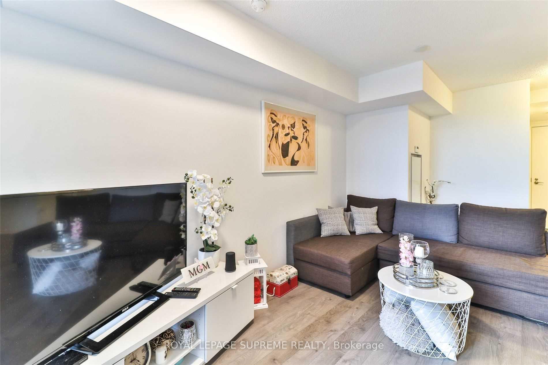 3091 Dufferin Street 214, Toronto Unit: 214