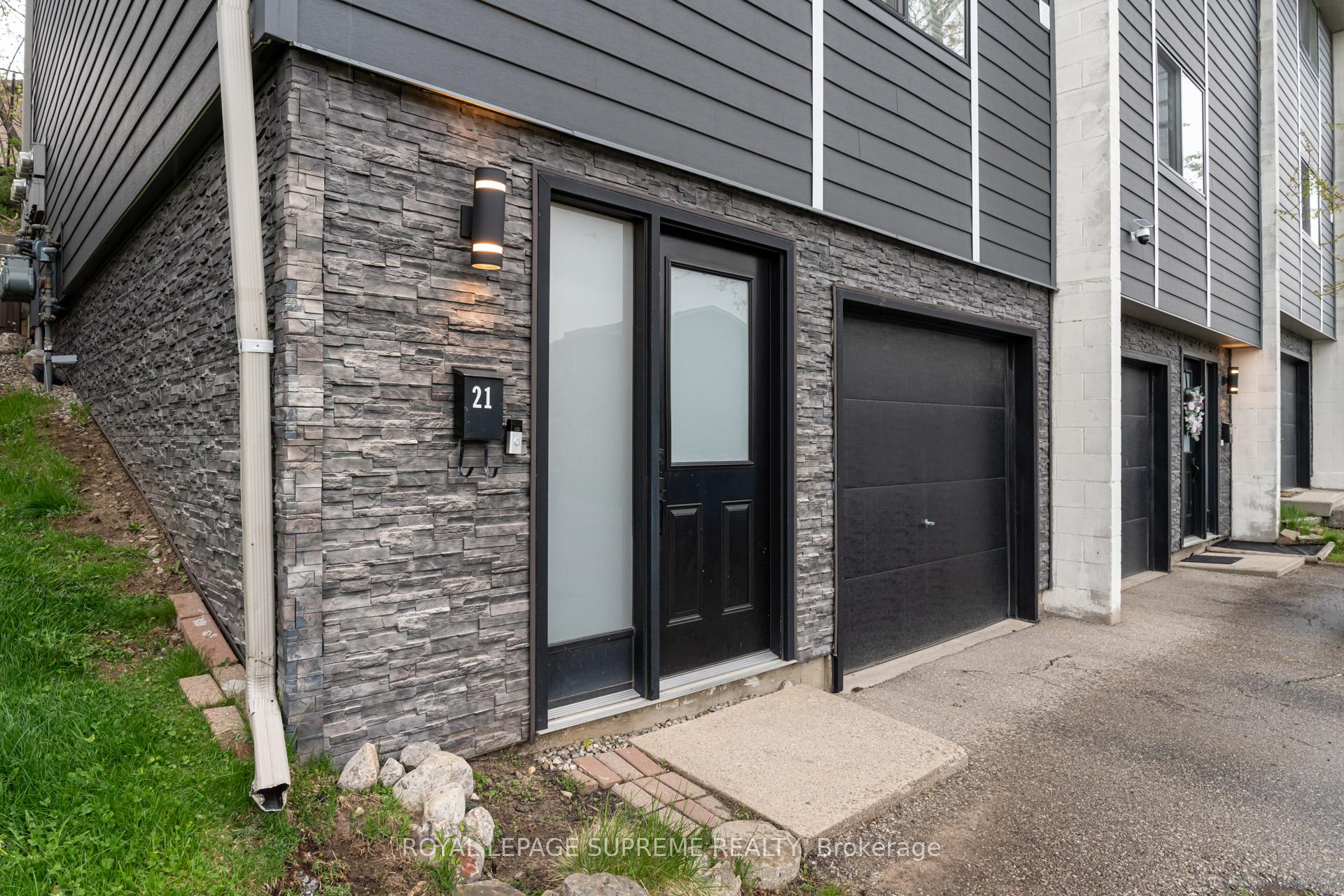 #21 - 135 Chalmers Street Unit: 21