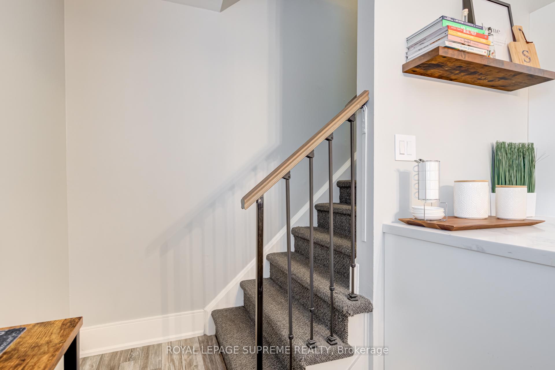 #21 - 135 Chalmers Street Unit: 21