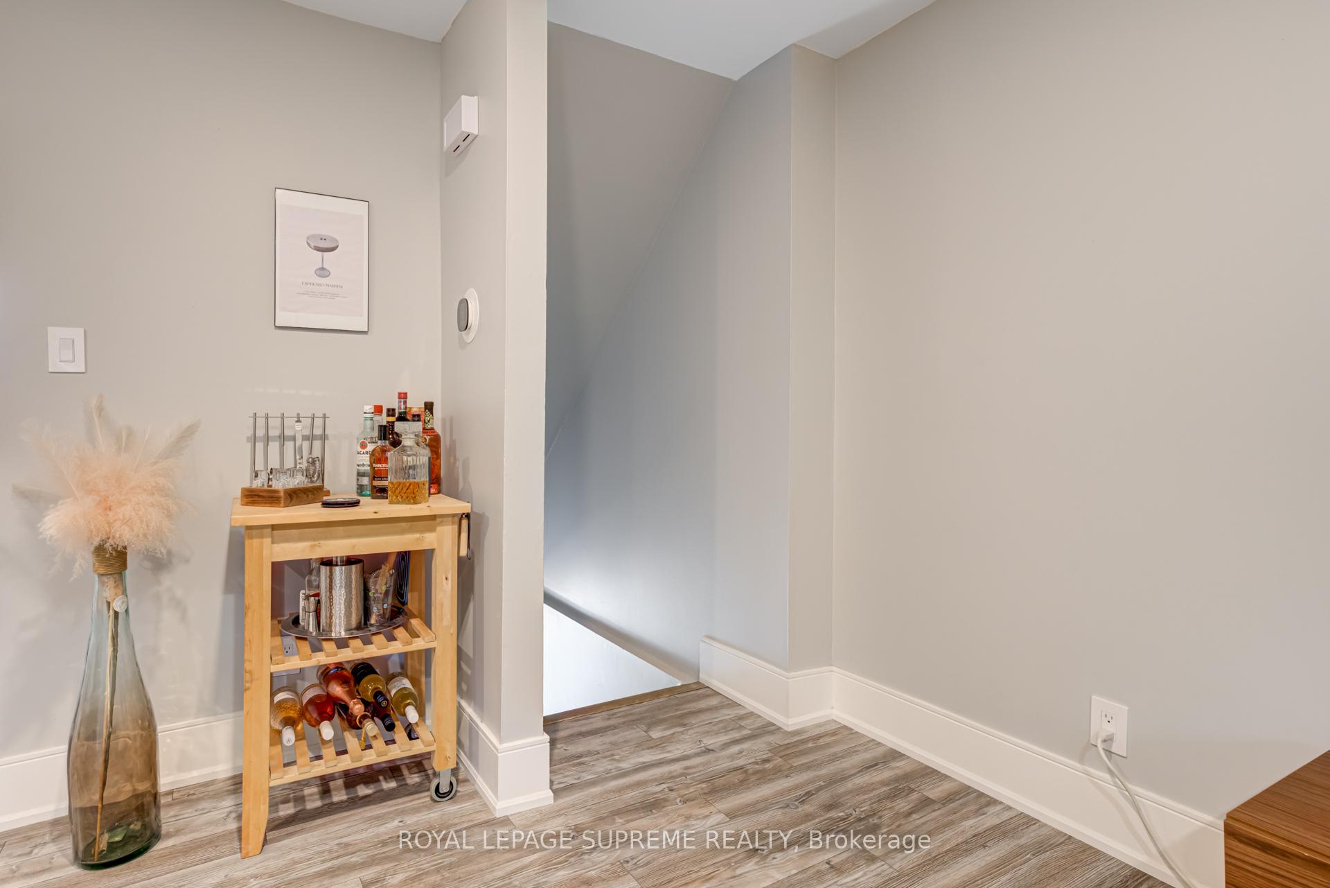 #21 - 135 Chalmers Street Unit: 21