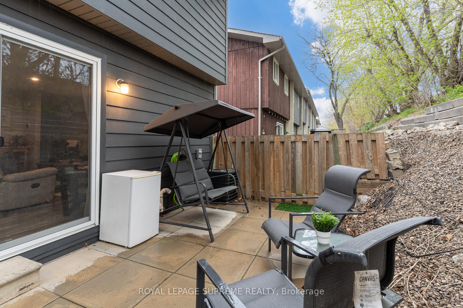 #21 - 135 Chalmers Street Unit: 21