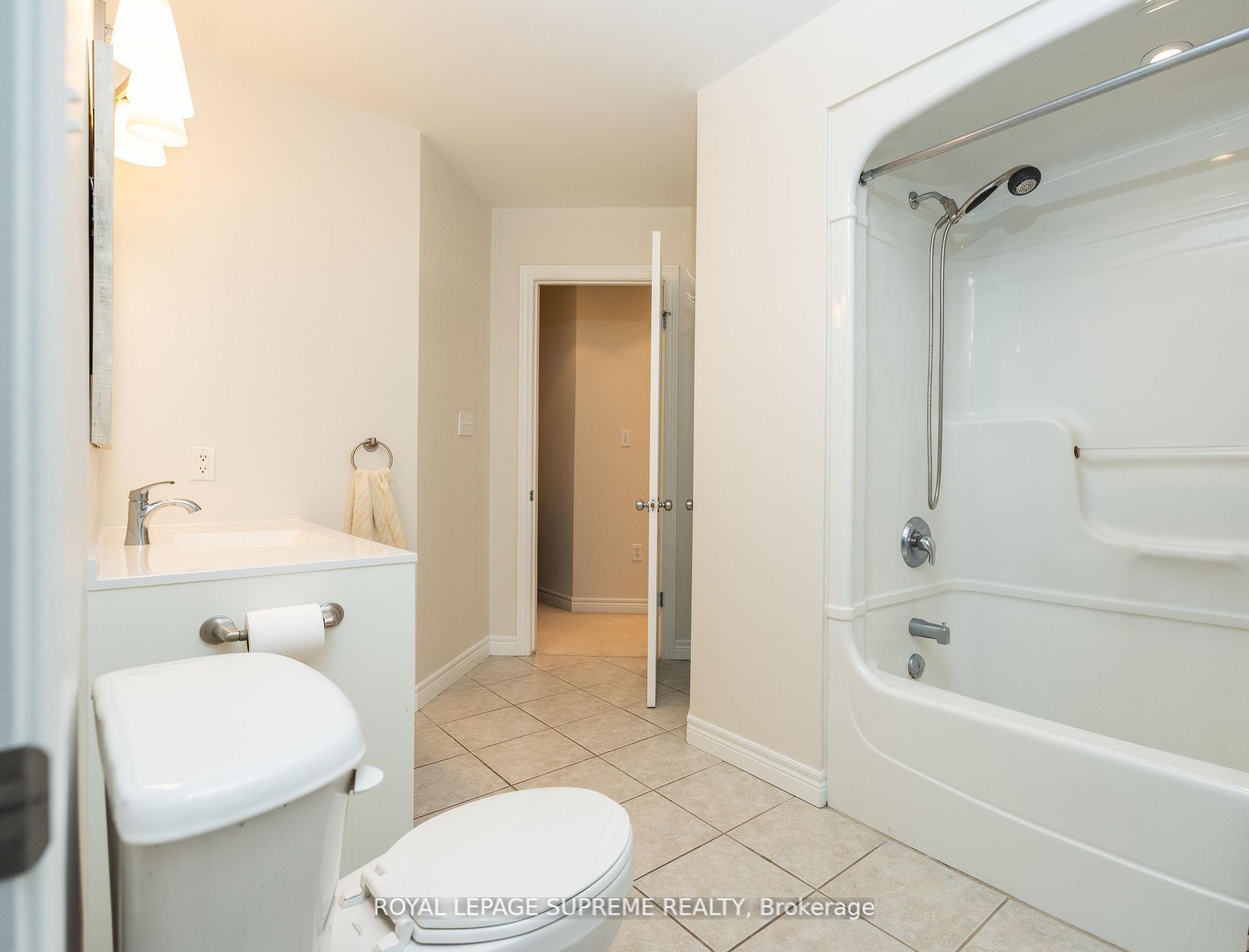 31 1/2 Thorold Road