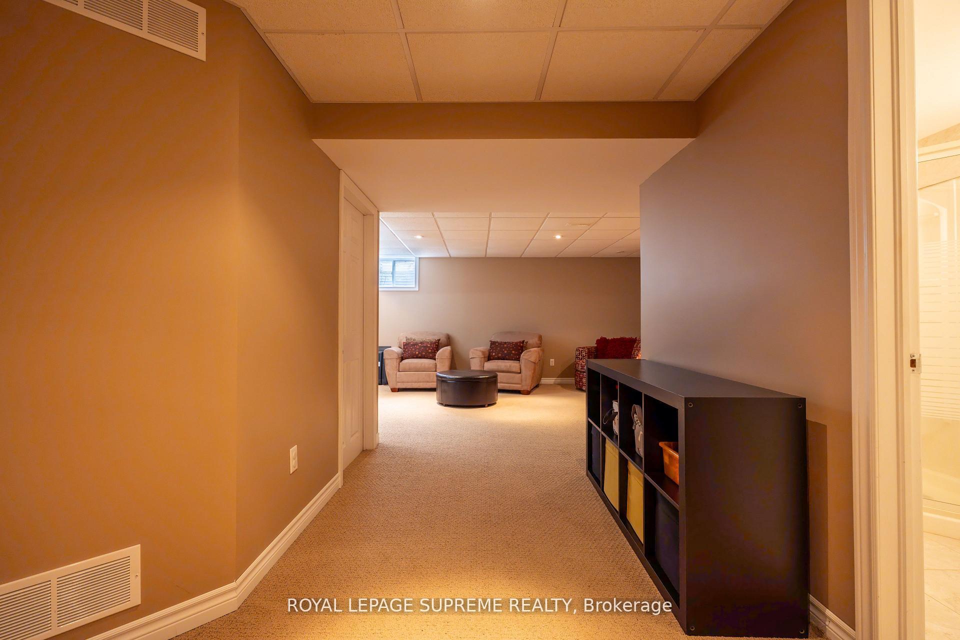31 1/2 Thorold Road
